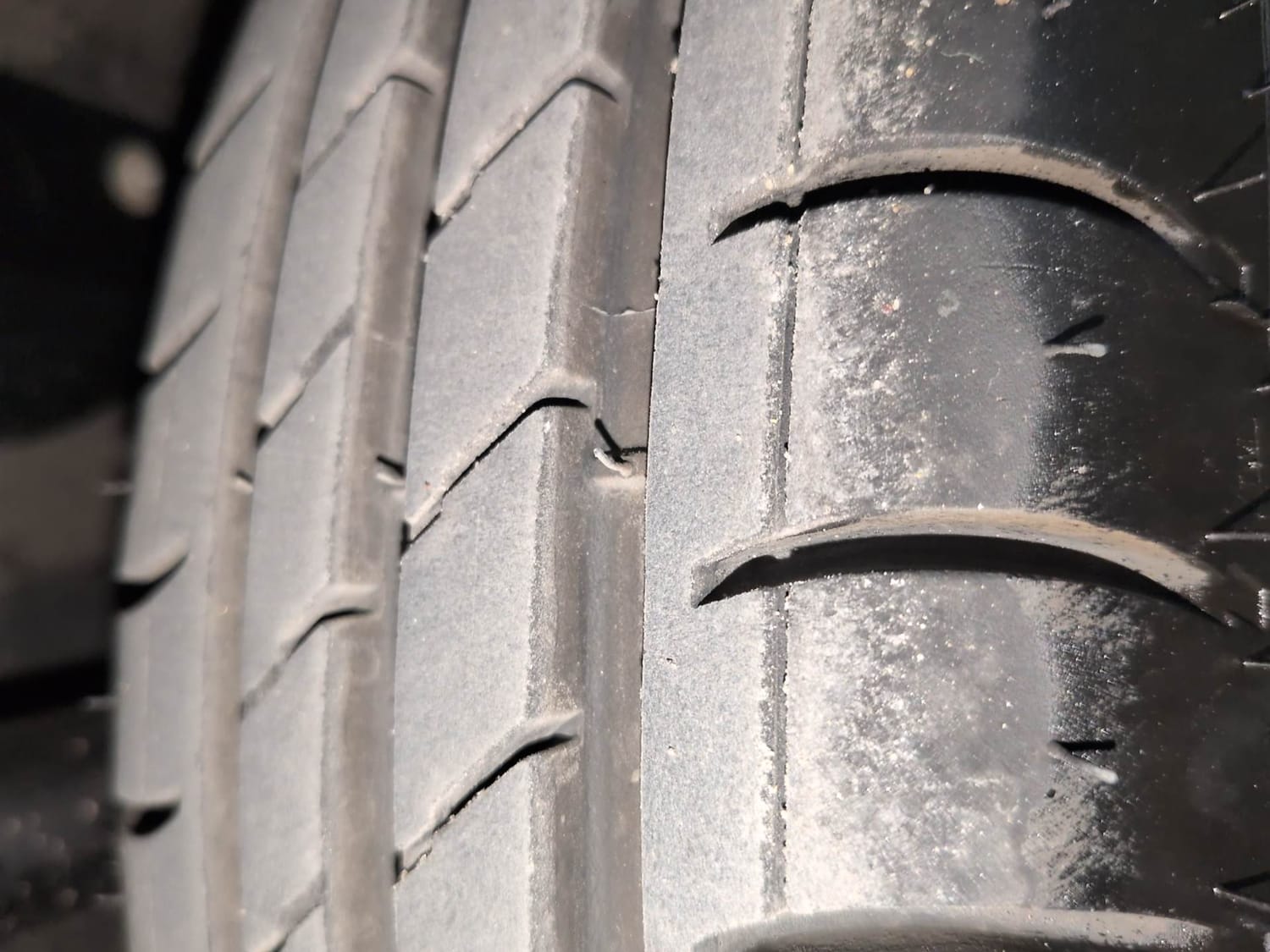 Used 2015 Renault Kwid RXT Petrol Manual tyres LEFT FRONT TYRE TREAD VIEW