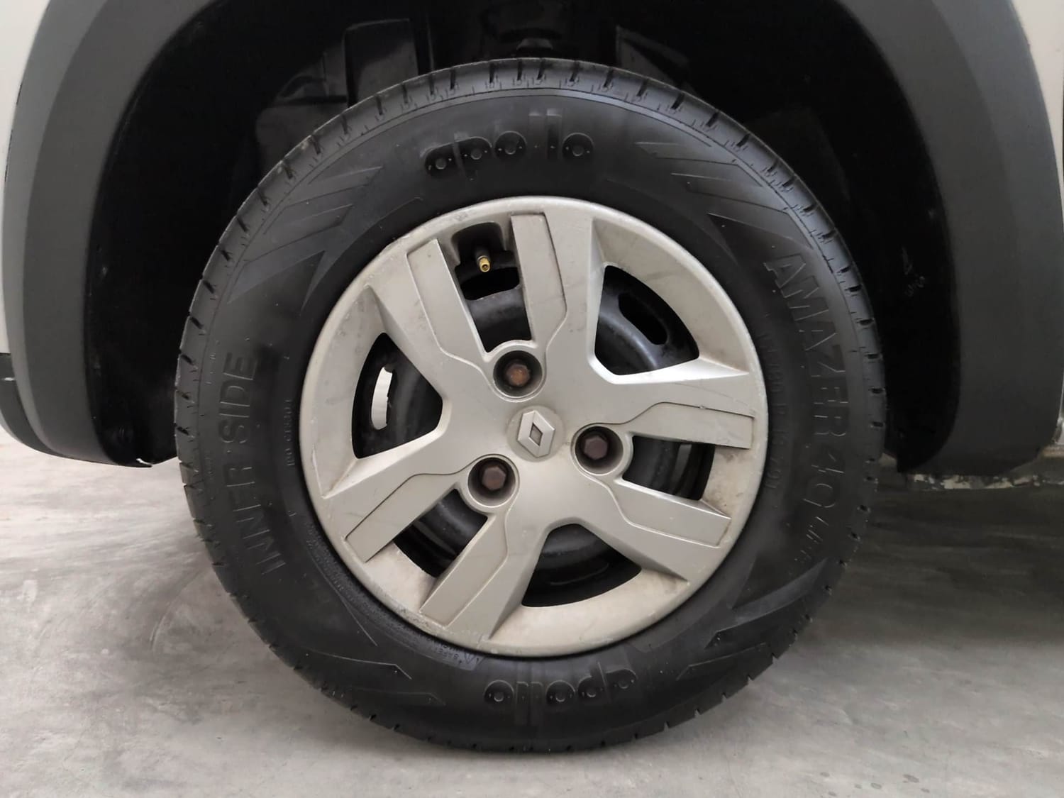 Used 2015 Renault Kwid RXT Petrol Manual tyres LEFT FRONT TYRE RIM VIEW