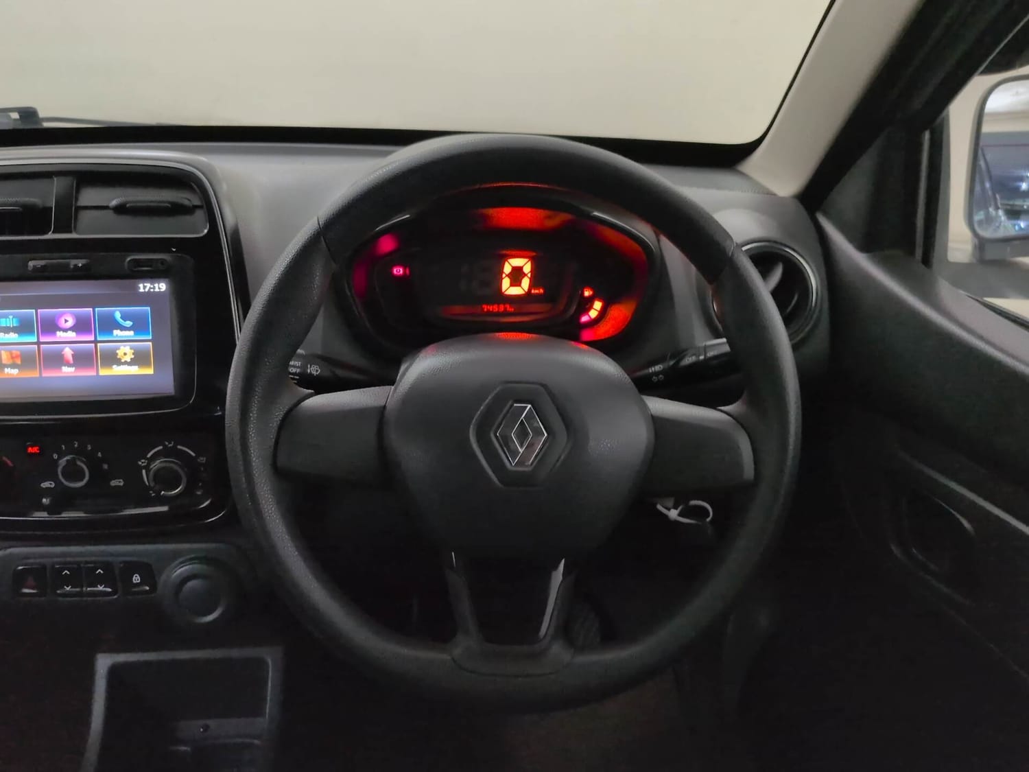 Used 2015 Renault Kwid RXT Petrol Manual interior STEERING VIEW