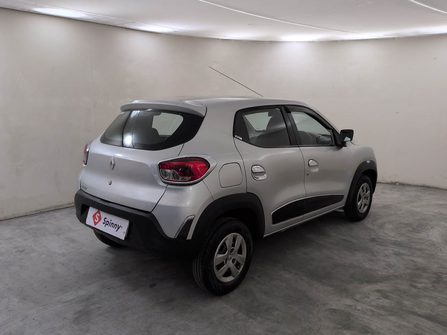 Used 2015 Renault Kwid RXT Petrol Manual exterior RIGHT REAR CORNER VIEW