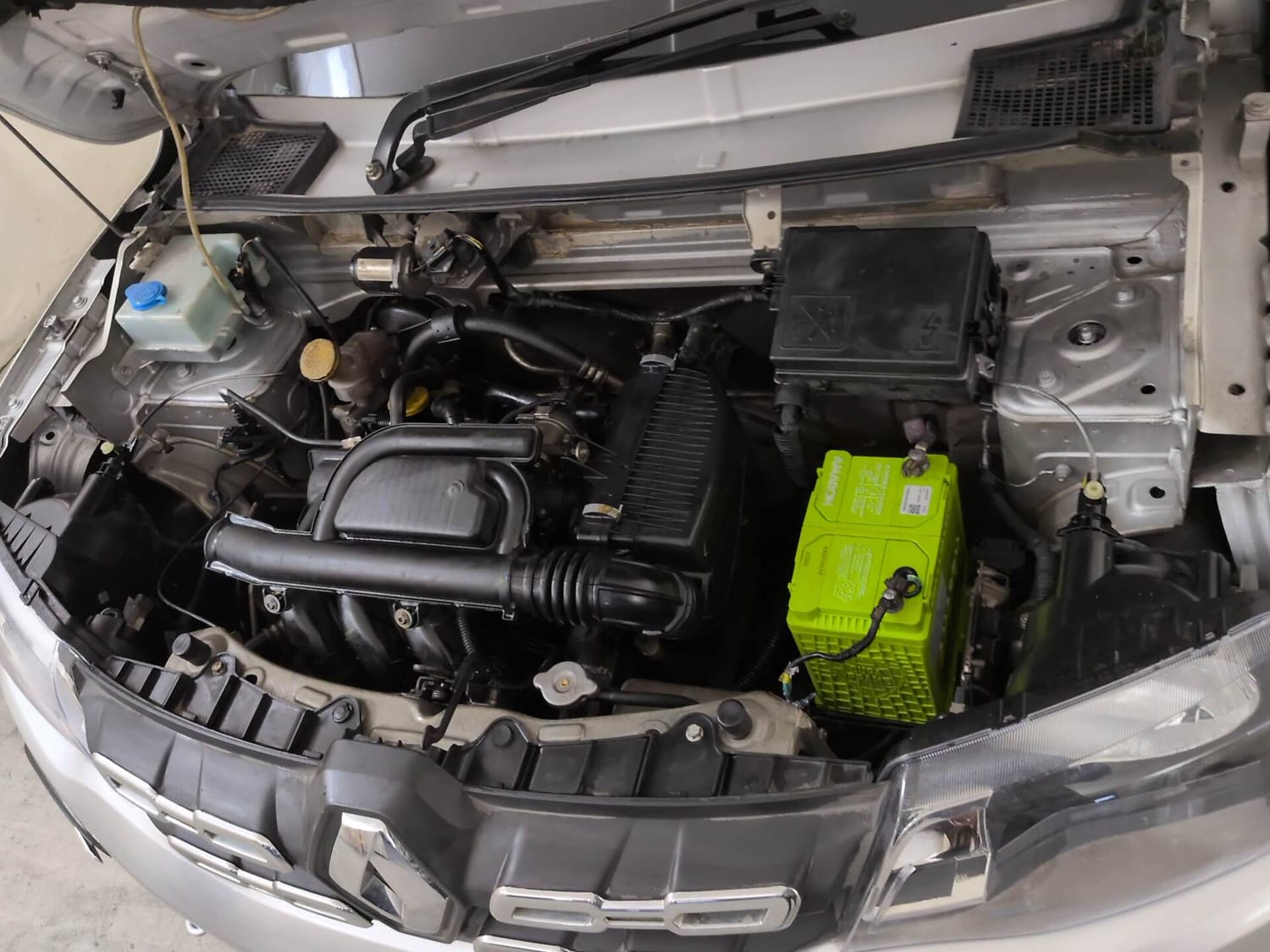 Used 2015 Renault Kwid RXT Petrol Manual engine ENGINE LEFT SIDE VIEW