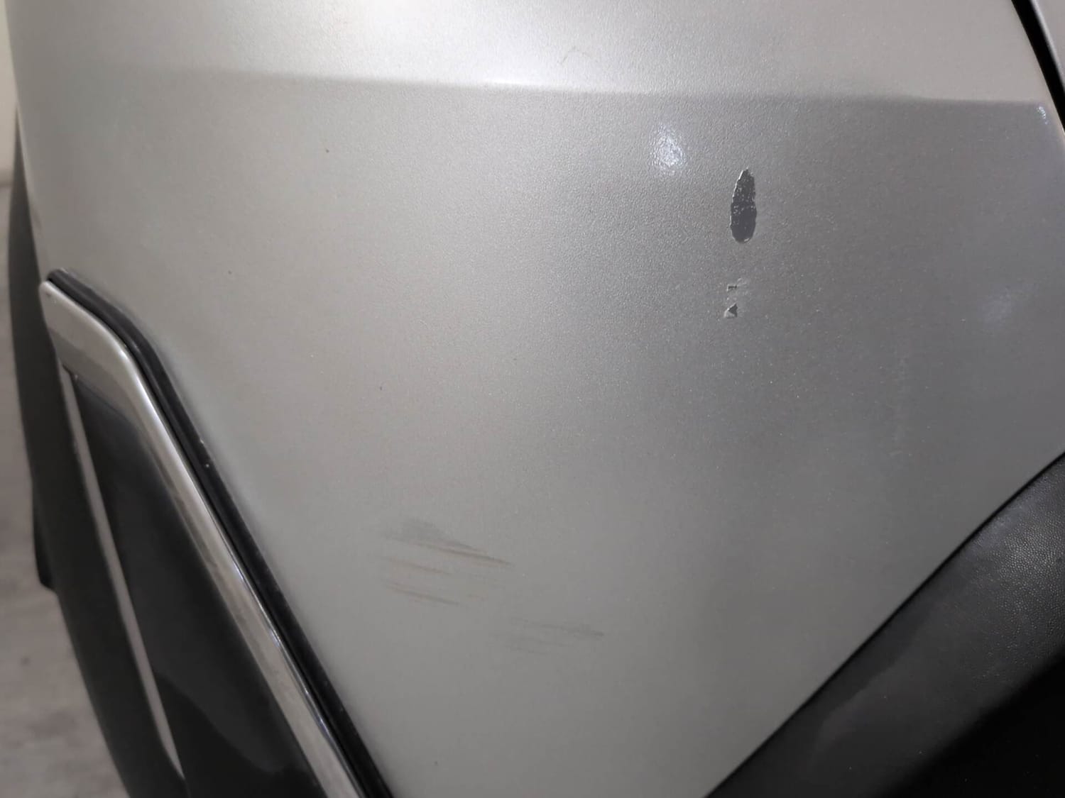 Used 2015 Renault Kwid RXT Petrol Manual dents MINOR SCRATCH