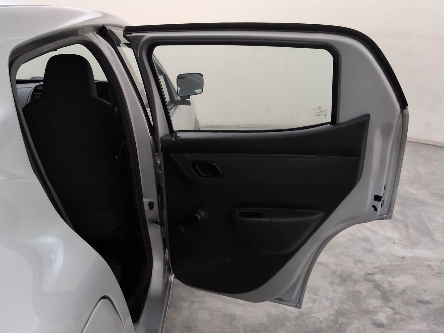 Used 2015 Renault Kwid RXT Petrol Manual interior RIGHT REAR DOOR OPEN VIEW