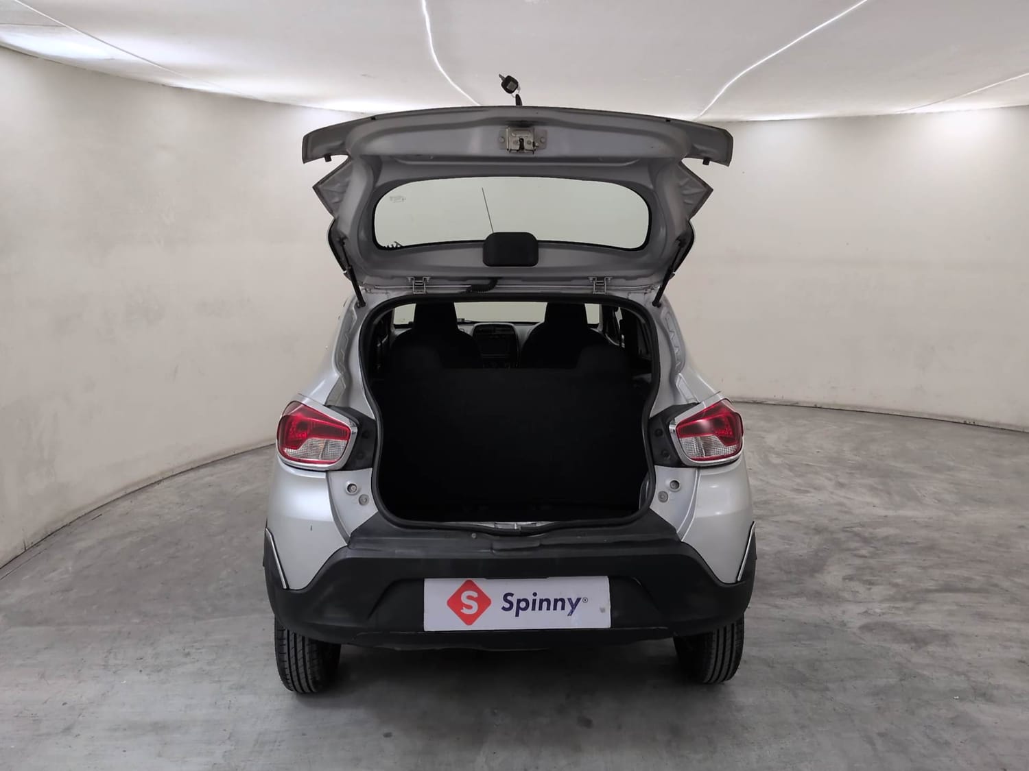Used 2015 Renault Kwid RXT Petrol Manual interior DICKY DOOR OPEN VIEW