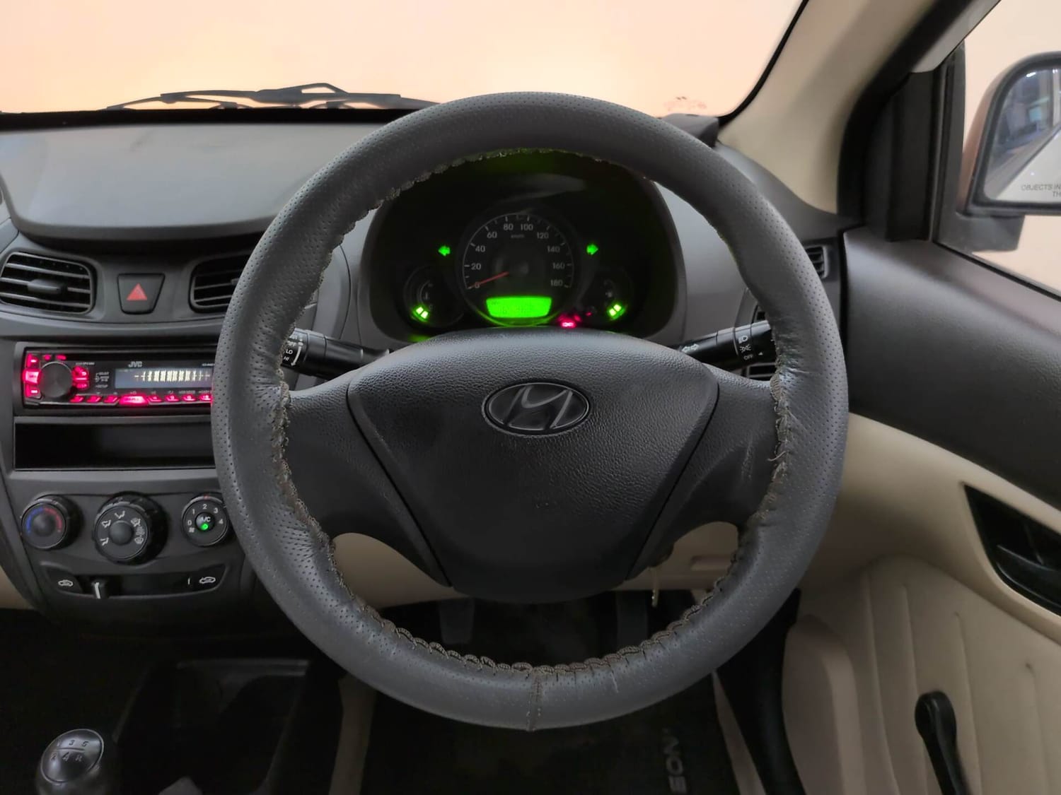 Used 2015 Hyundai Eon D-Lite + Petrol Manual interior STEERING VIEW