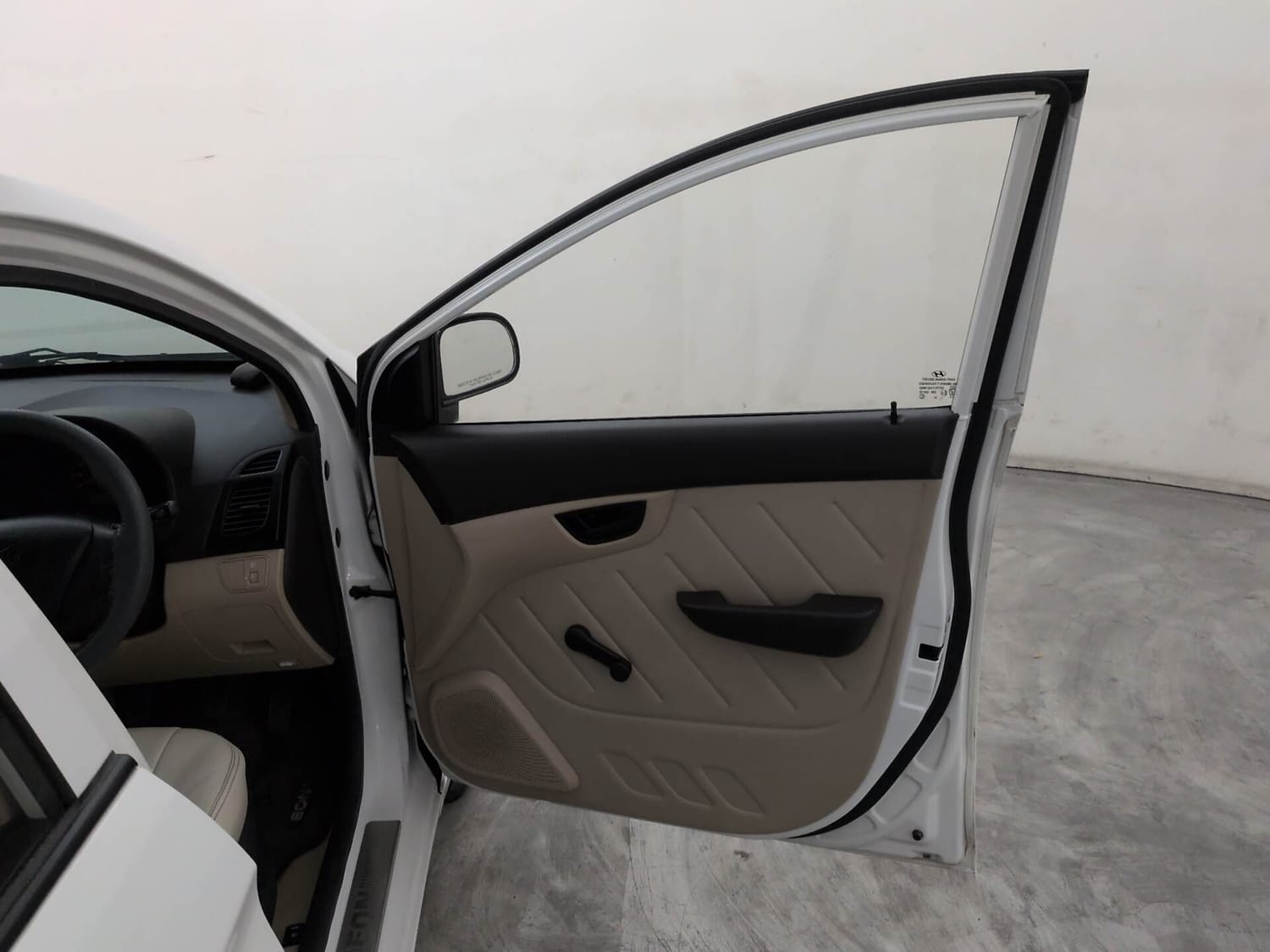 Used 2015 Hyundai Eon D-Lite + Petrol Manual interior RIGHT FRONT DOOR OPEN VIEW