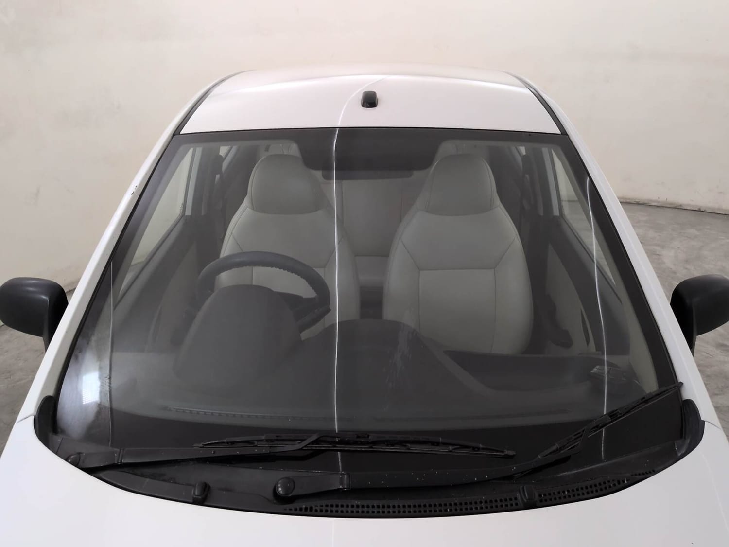 Used 2015 Hyundai Eon D-Lite + Petrol Manual exterior FRONT WINDSHIELD VIEW