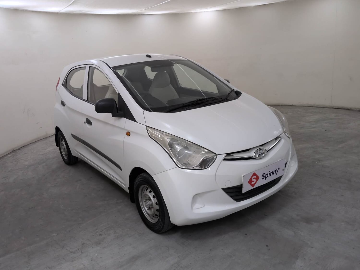Used 2015 Hyundai Eon D-Lite + Petrol Manual exterior RIGHT FRONT CORNER VIEW