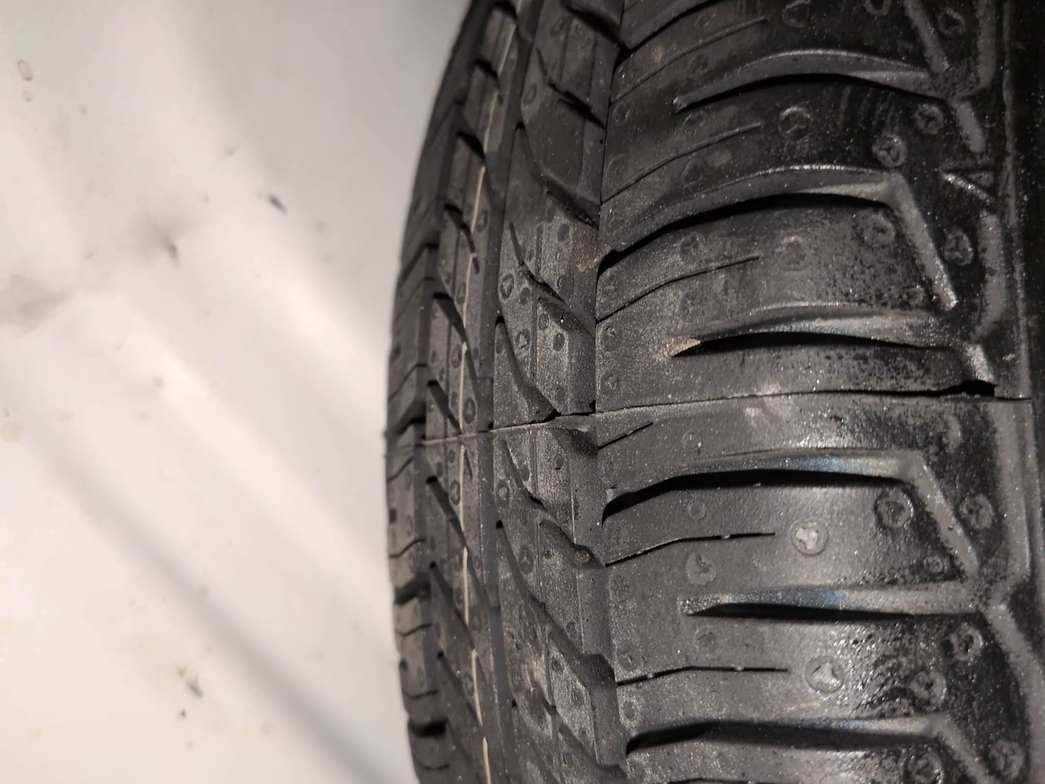 Used 2015 Hyundai Eon D-Lite + Petrol Manual tyres SPARE TYRE VIEW