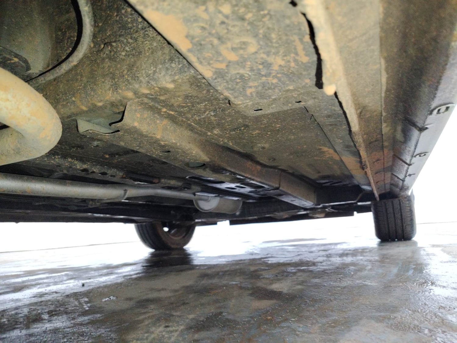 Used 2023 Tata Altroz XTA Petrol Petrol Automatic extra REAR RIGHT UNDERBODY VIEW