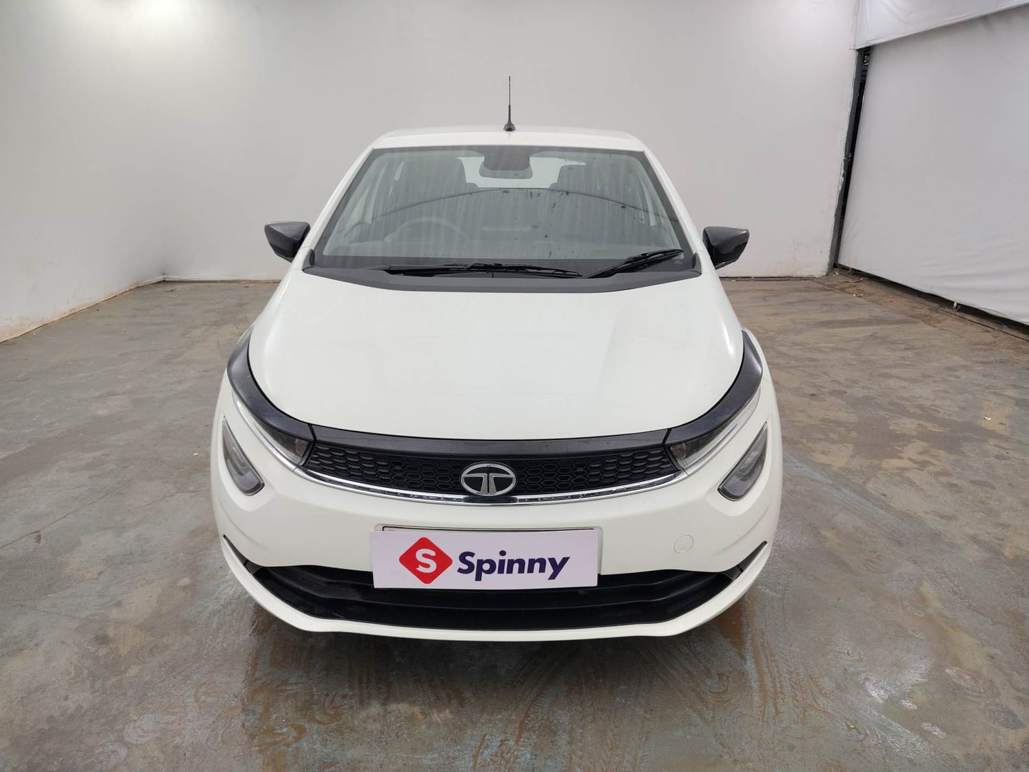 Used 2023 Tata Altroz XTA Petrol Petrol Automatic exterior FRONT VIEW