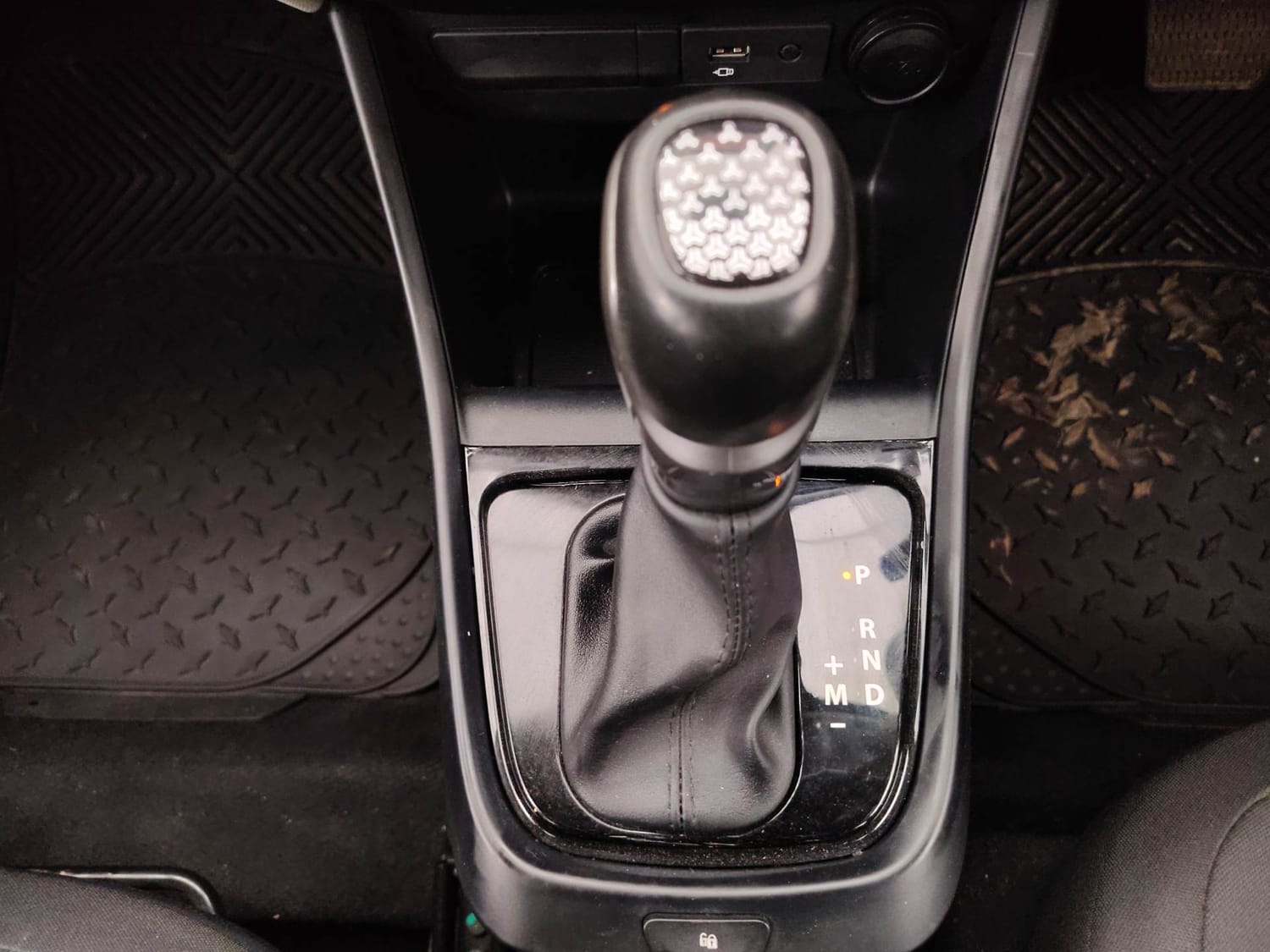 Used 2023 Tata Altroz XTA Petrol Petrol Automatic interior GEAR  KNOB VIEW