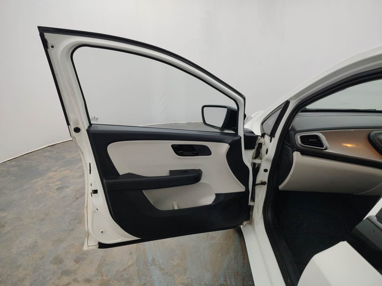 Used 2023 Tata Altroz XTA Petrol Petrol Automatic interior LEFT FRONT DOOR OPEN VIEW