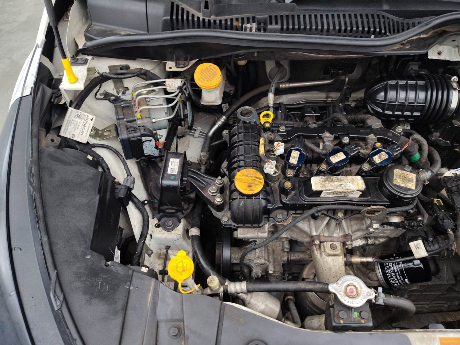 Used 2023 Tata Altroz XTA Petrol Petrol Automatic engine ENGINE RIGHT SIDE VIEW