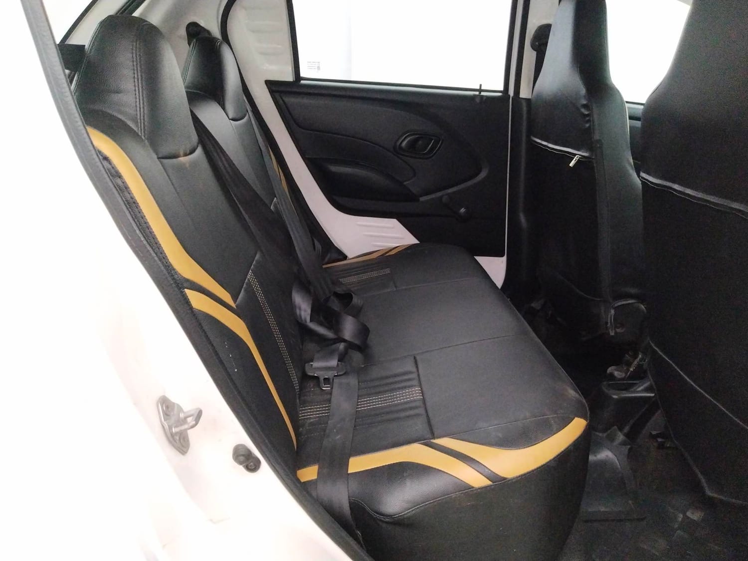 Used 2018 Datsun Redi-GO T(O) 1.0 Petrol Manual interior RIGHT SIDE REAR DOOR CABIN VIEW