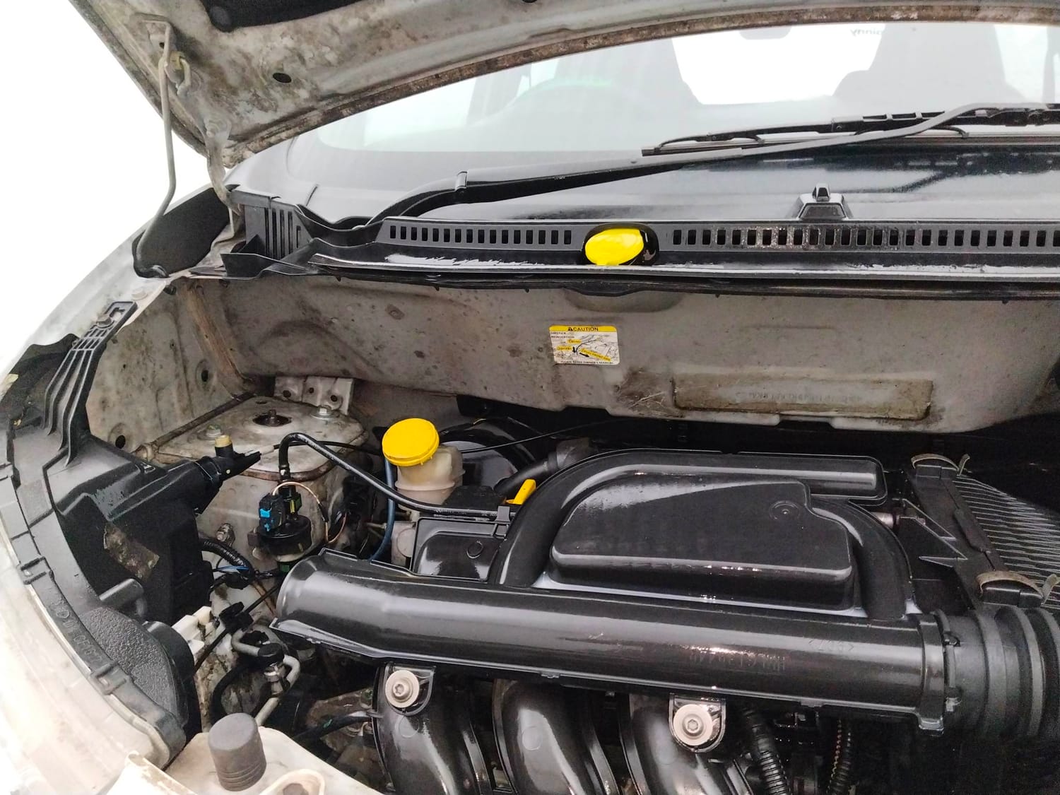 Used 2018 Datsun Redi-GO T(O) 1.0 Petrol Manual engine ENGINE RIGHT SIDE HINGE & APRON VIEW