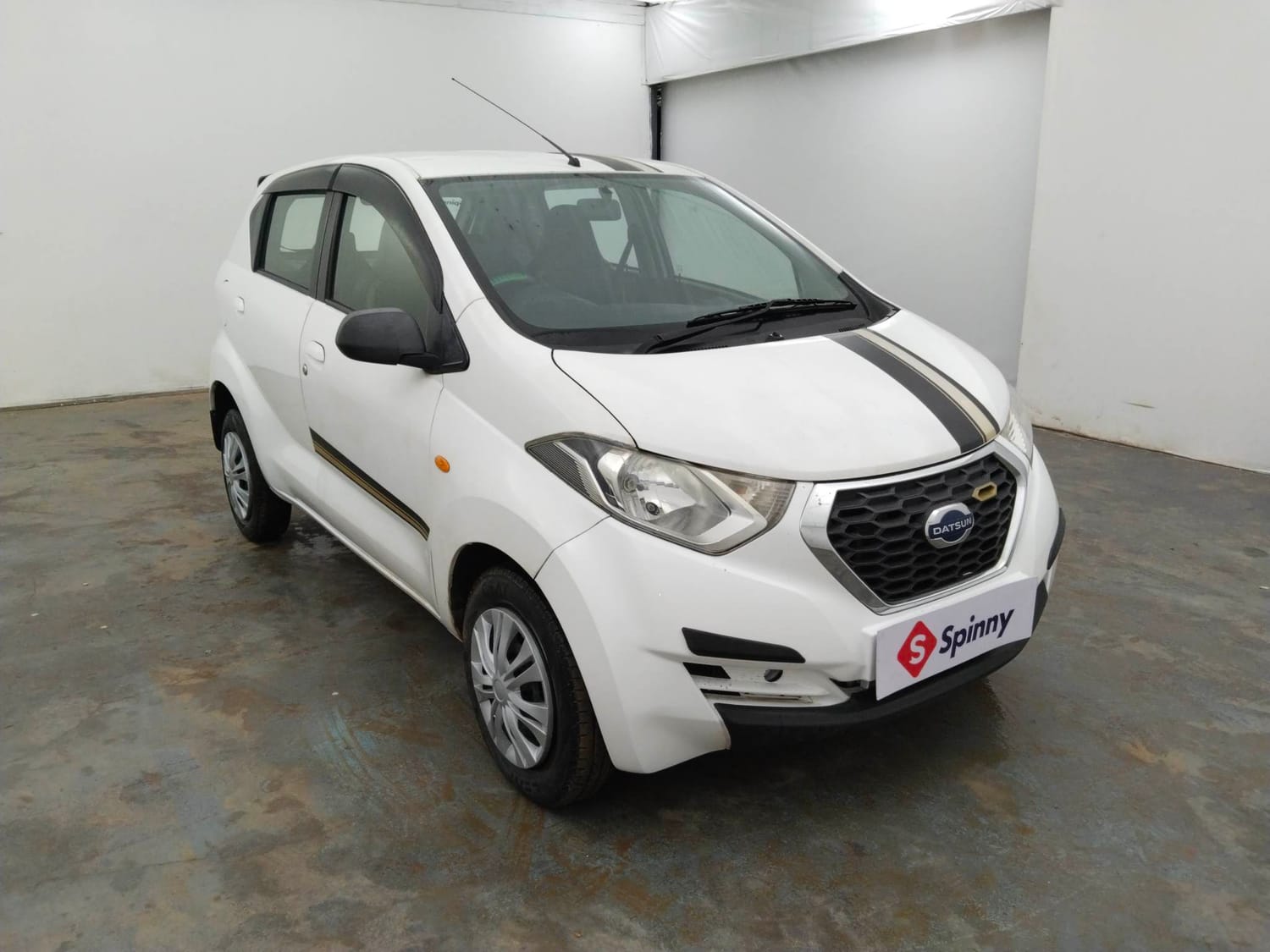 Used 2018 Datsun Redi-GO T(O) 1.0 Petrol Manual exterior RIGHT FRONT CORNER VIEW