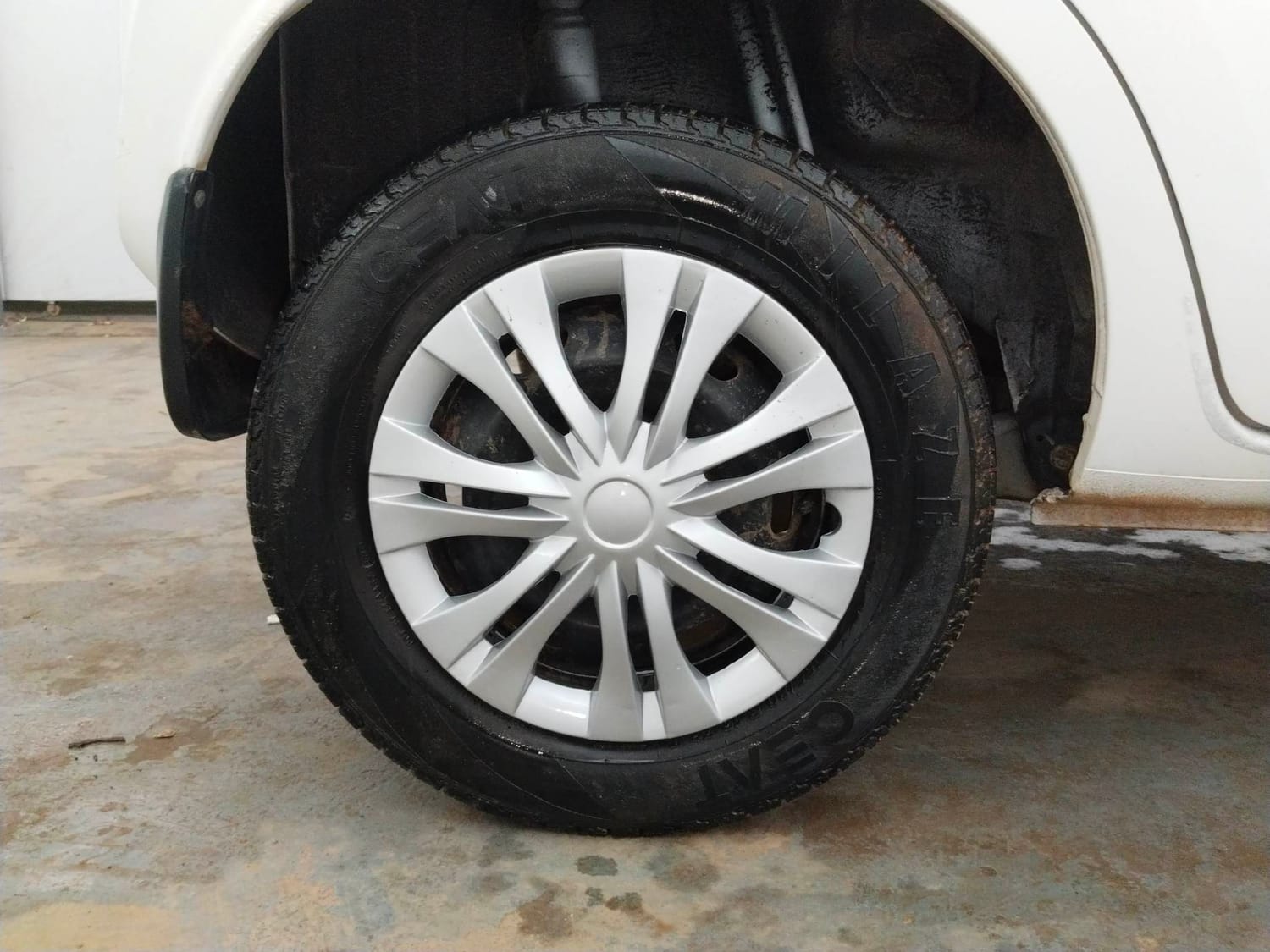 Used 2018 Datsun Redi-GO T(O) 1.0 Petrol Manual tyres RIGHT REAR TYRE RIM VIEW