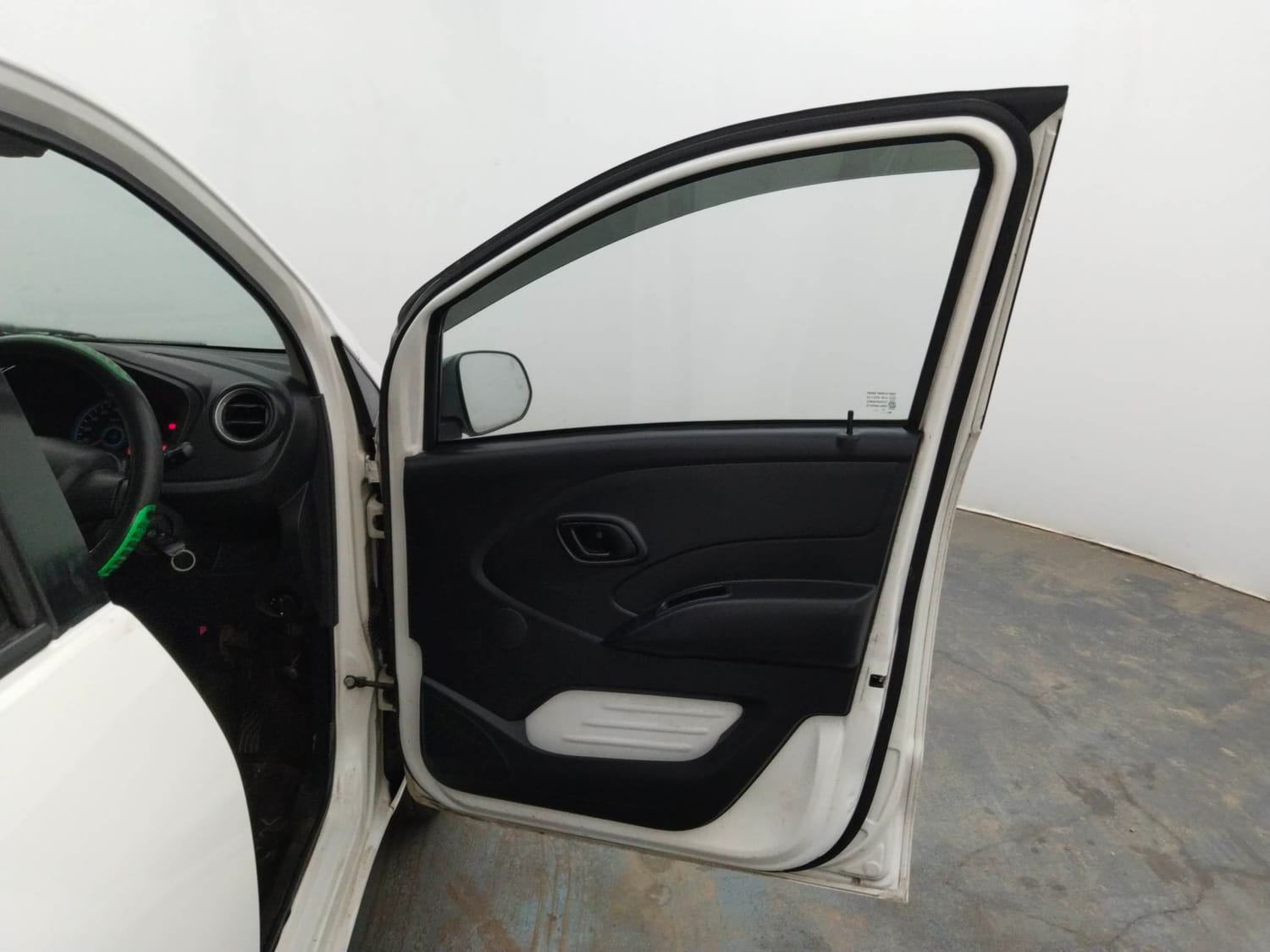 Used 2018 Datsun Redi-GO T(O) 1.0 Petrol Manual interior RIGHT FRONT DOOR OPEN VIEW