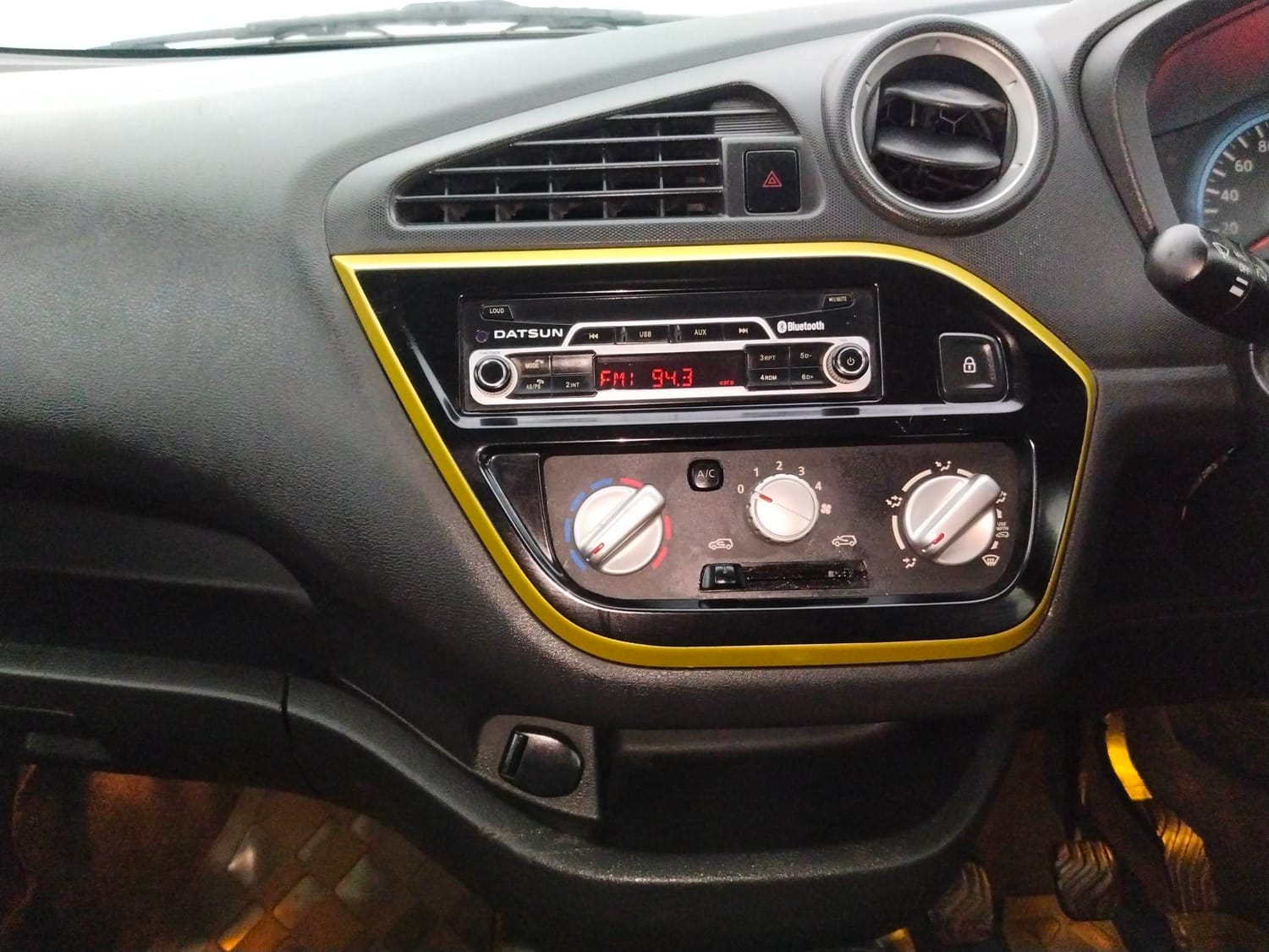 Used 2018 Datsun Redi-GO T(O) 1.0 Petrol Manual interior MUSIC SYSTEM & AC CONTROL VIEW