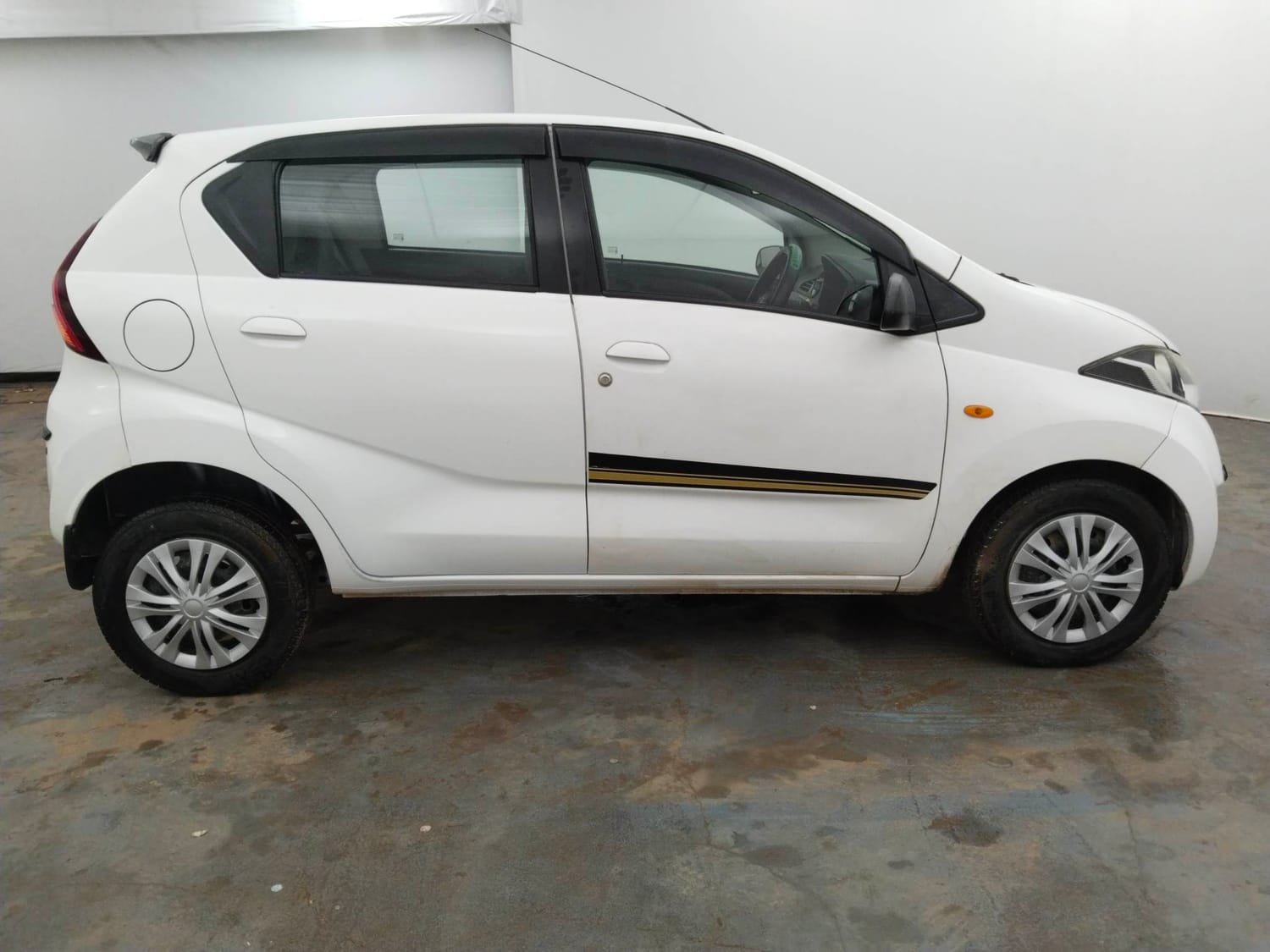 Used 2018 Datsun Redi-GO T(O) 1.0 Petrol Manual exterior RIGHT SIDE VIEW