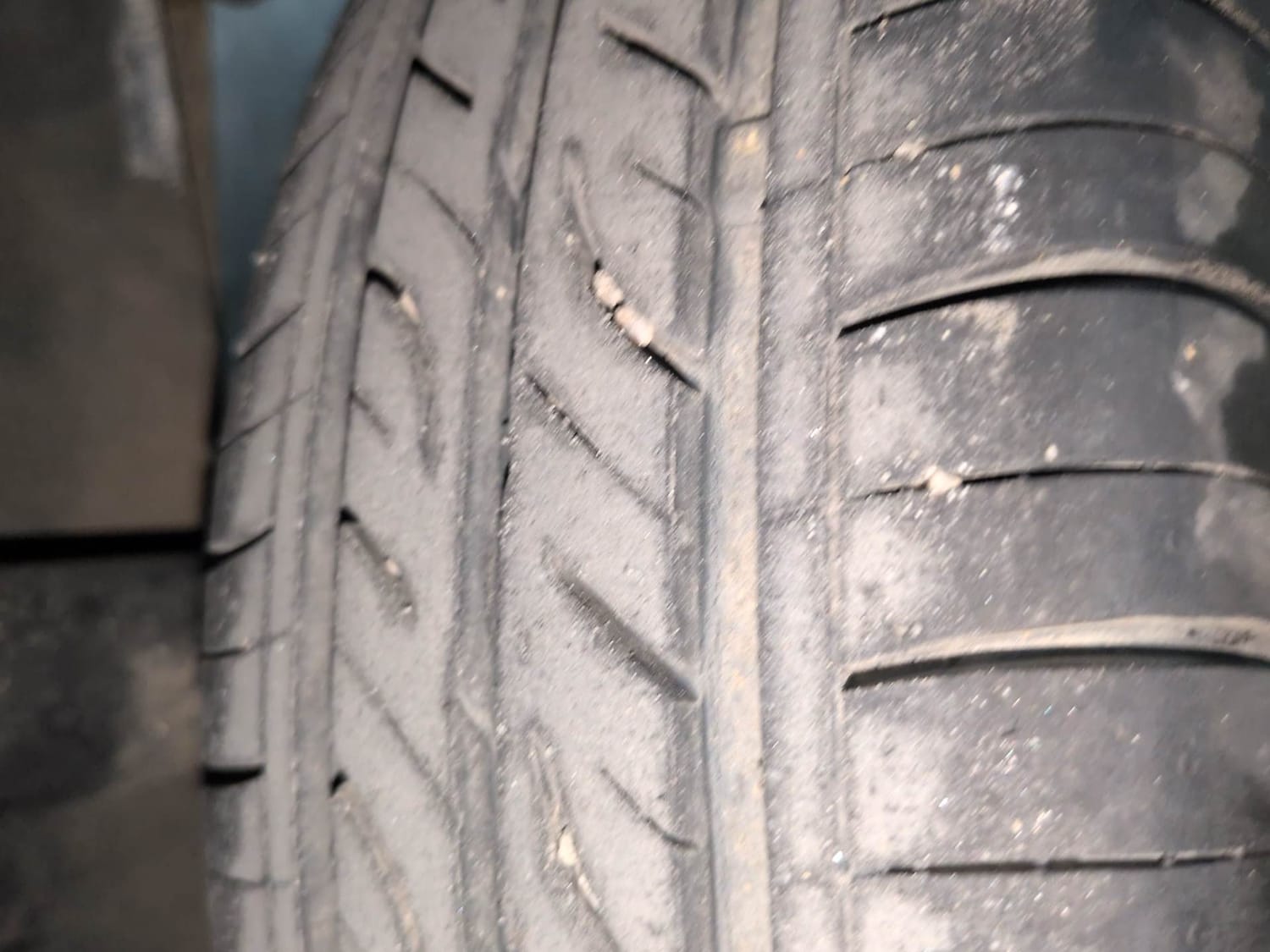Used 2016 Renault Kwid 1.0 RXT Petrol Manual tyres LEFT REAR TYRE TREAD VIEW