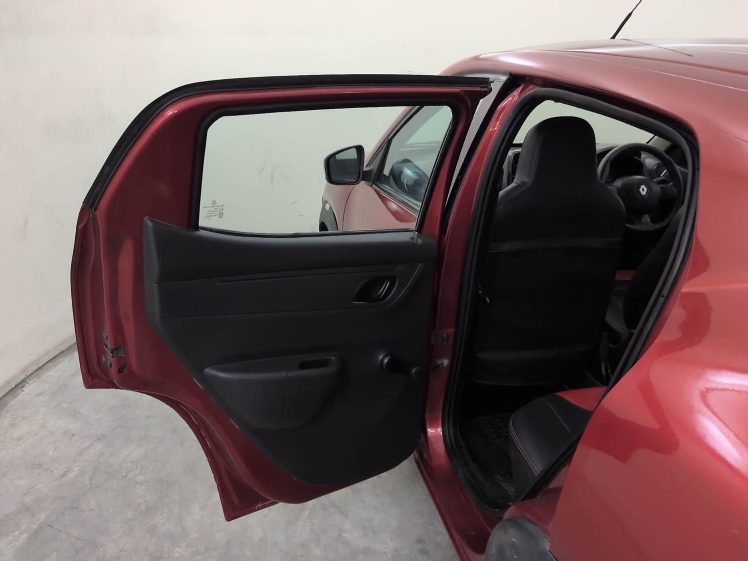 Used 2016 Renault Kwid 1.0 RXT Petrol Manual interior LEFT REAR DOOR OPEN VIEW