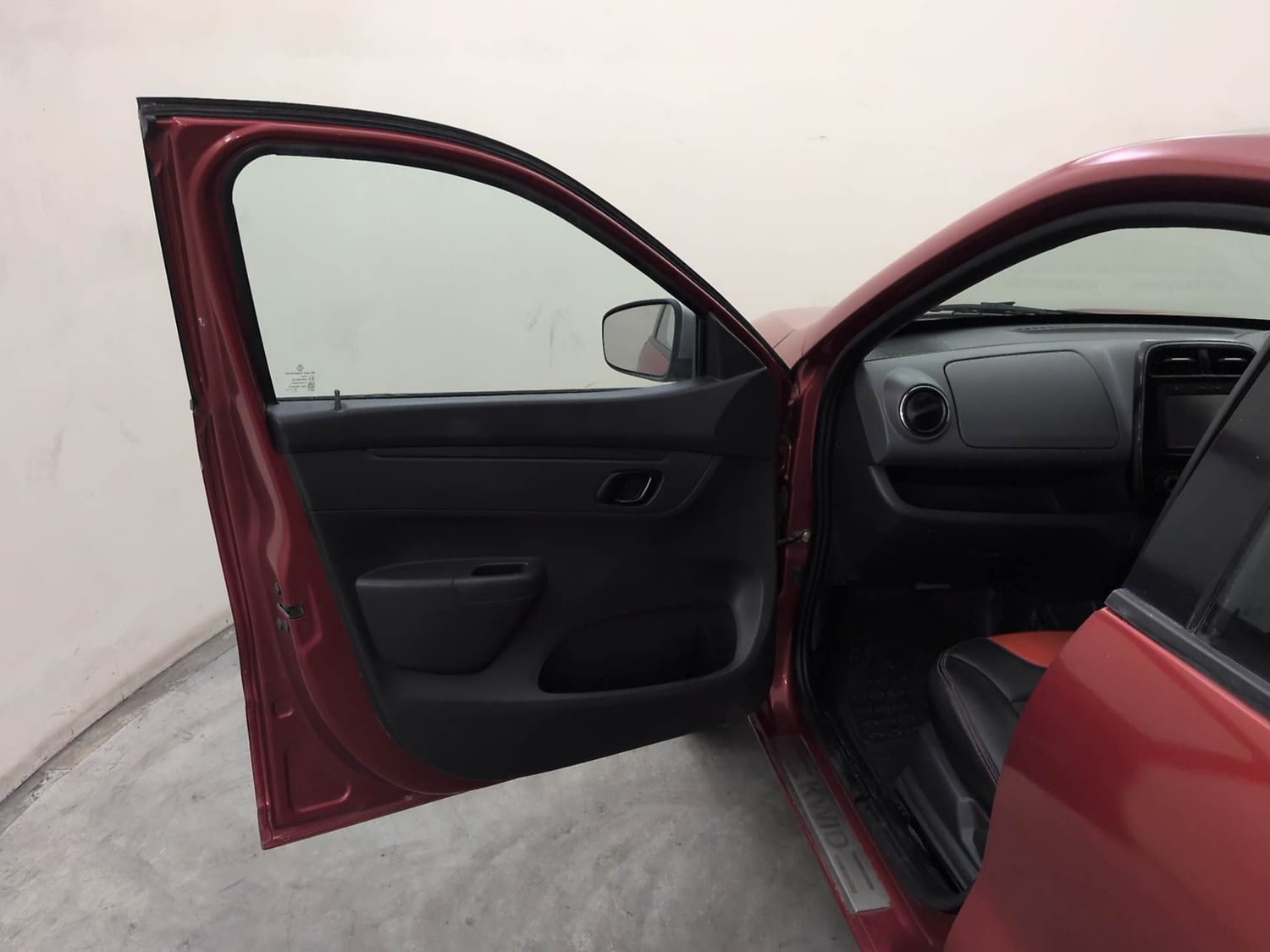 Used 2016 Renault Kwid 1.0 RXT Petrol Manual interior LEFT FRONT DOOR OPEN VIEW