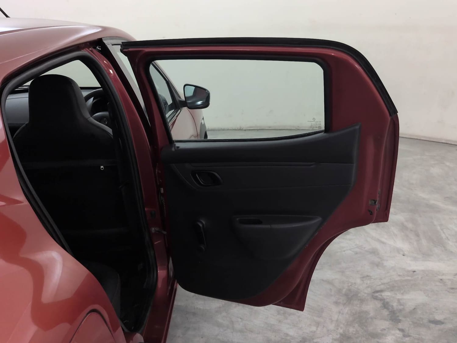 Used 2016 Renault Kwid 1.0 RXT Petrol Manual interior RIGHT REAR DOOR OPEN VIEW
