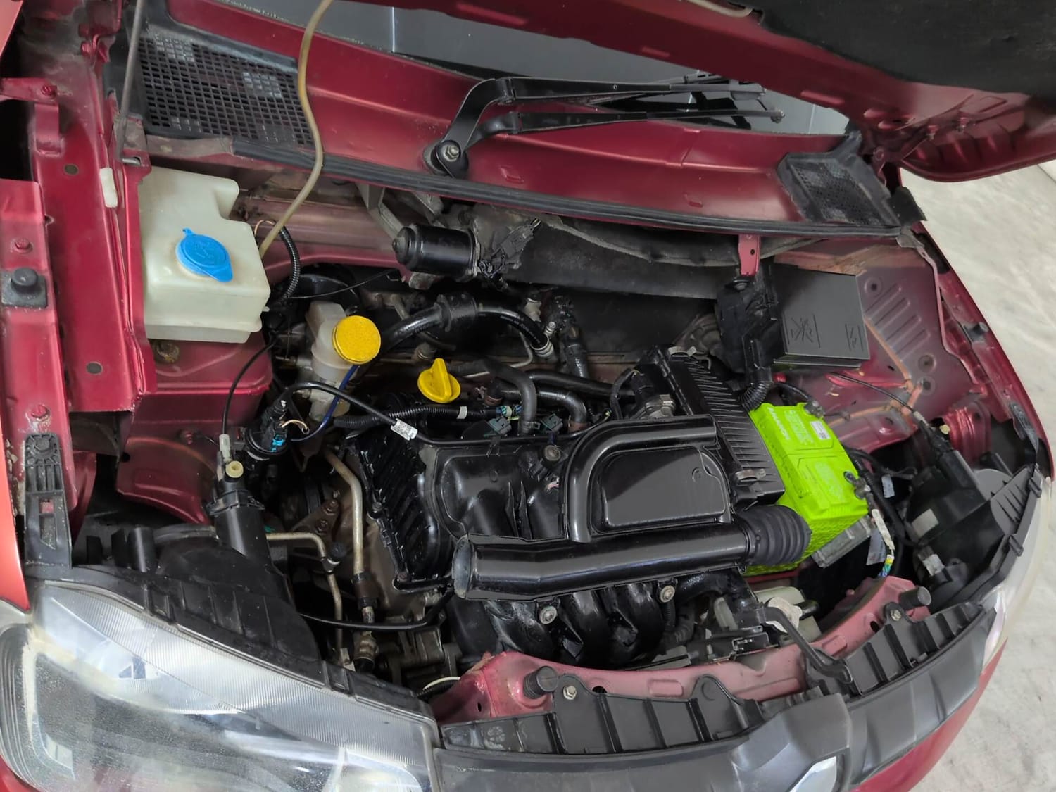 Used 2016 Renault Kwid 1.0 RXT Petrol Manual engine ENGINE RIGHT SIDE VIEW