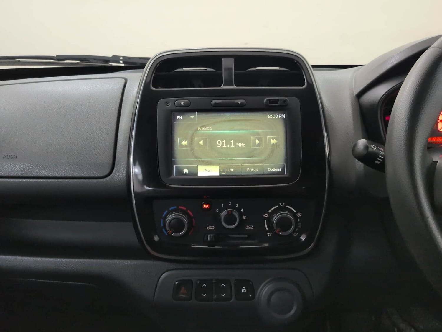 Used 2016 Renault Kwid 1.0 RXT Petrol Manual interior MUSIC SYSTEM & AC CONTROL VIEW