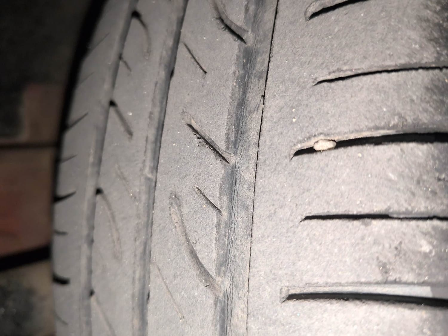 Used 2016 Renault Kwid 1.0 RXT Petrol Manual tyres RIGHT FRONT TYRE TREAD VIEW