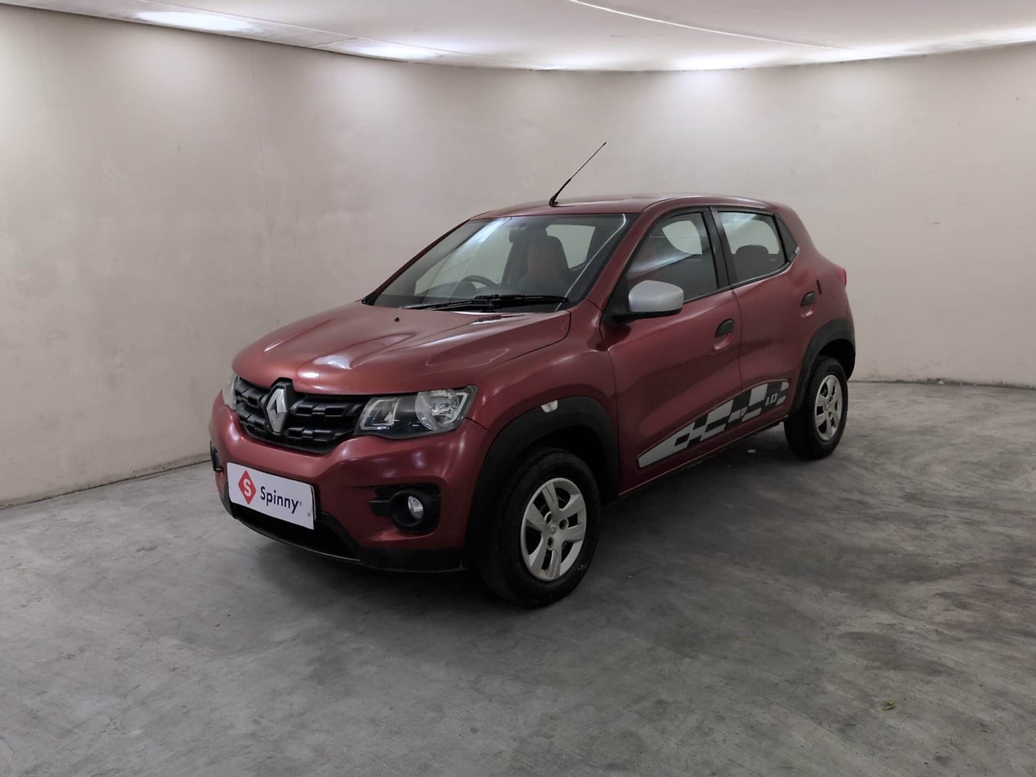 Used 2016 Renault Kwid 1.0 RXT Petrol Manual exterior LEFT FRONT CORNER VIEW
