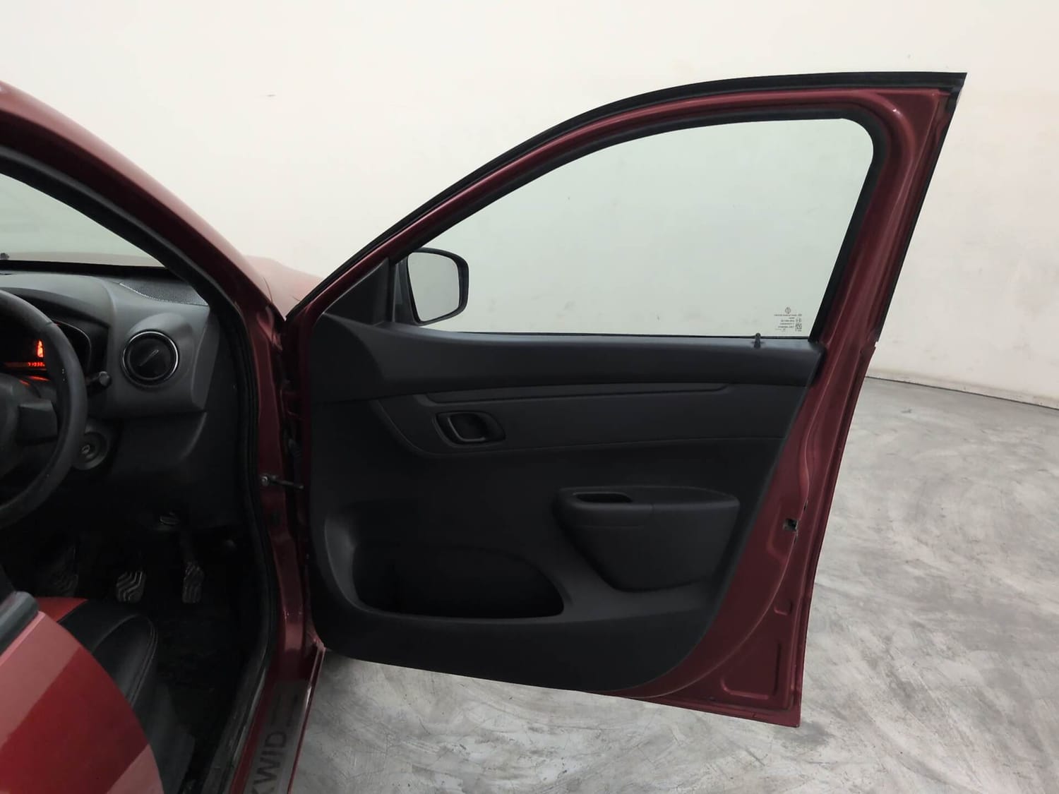 Used 2016 Renault Kwid 1.0 RXT Petrol Manual interior RIGHT FRONT DOOR OPEN VIEW