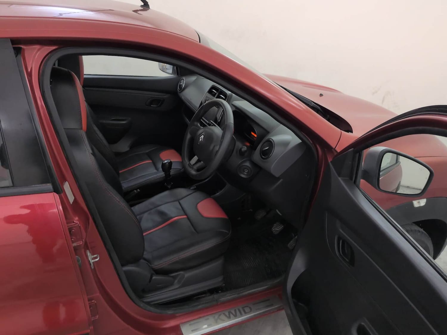 Used 2016 Renault Kwid 1.0 RXT Petrol Manual interior RIGHT SIDE FRONT DOOR CABIN VIEW