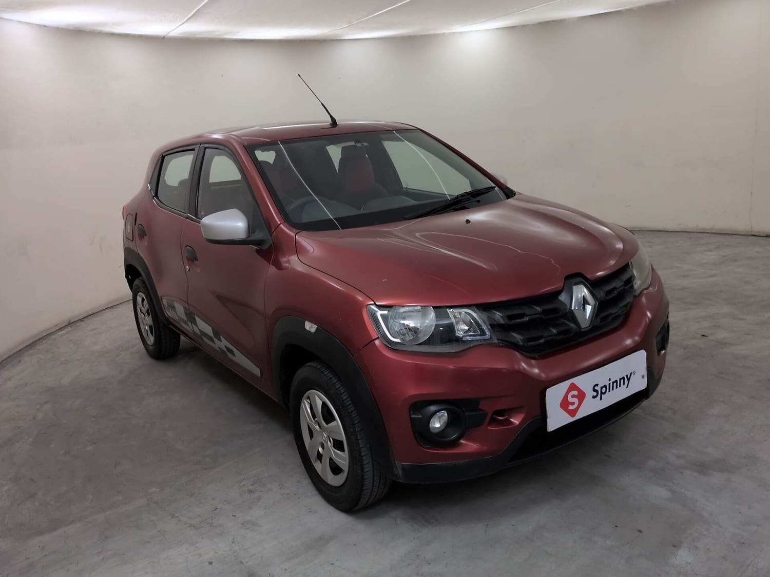 Used 2016 Renault Kwid 1.0 RXT Petrol Manual exterior RIGHT FRONT CORNER VIEW