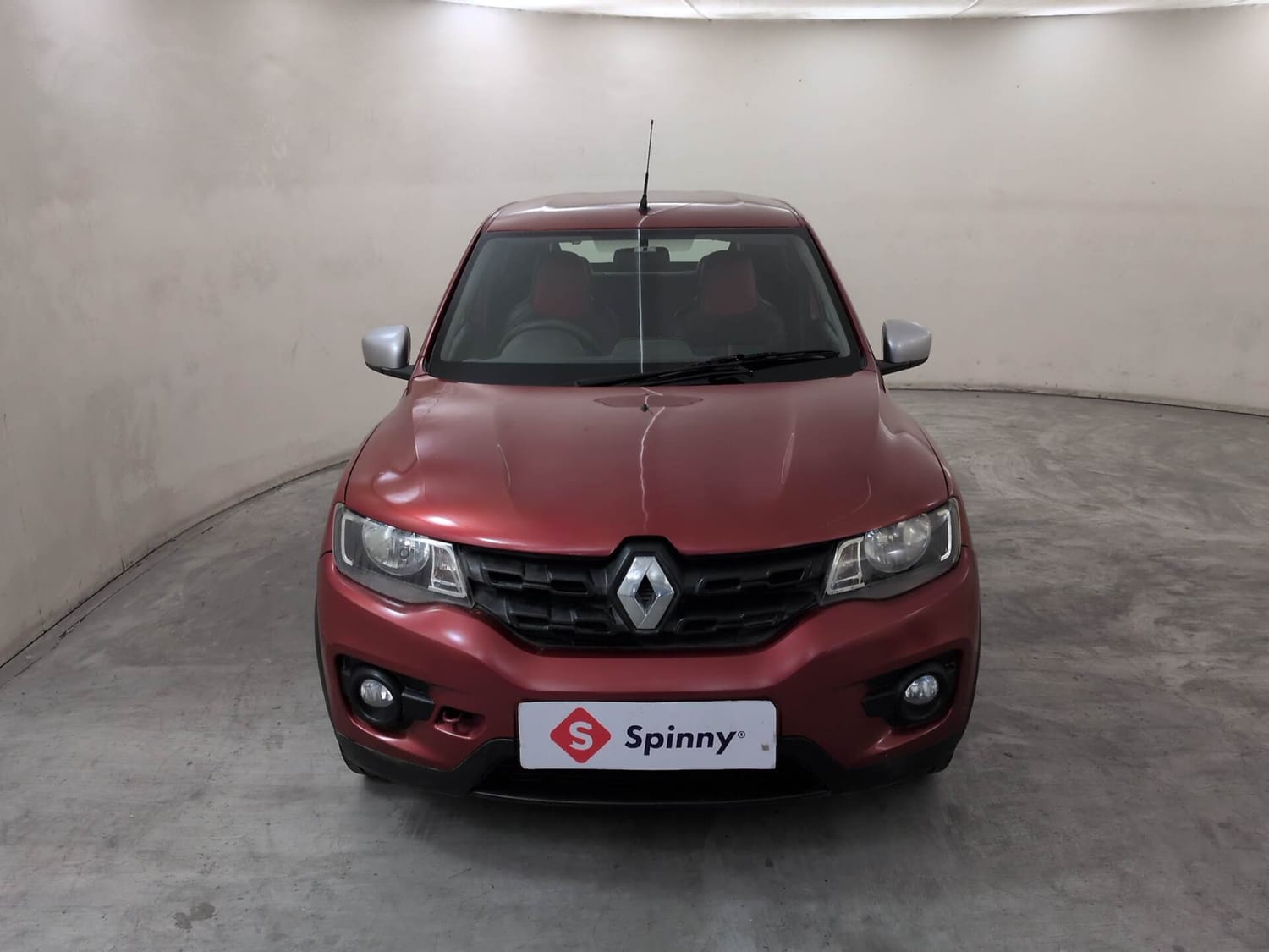 Used 2016 Renault Kwid 1.0 RXT Petrol Manual exterior FRONT VIEW