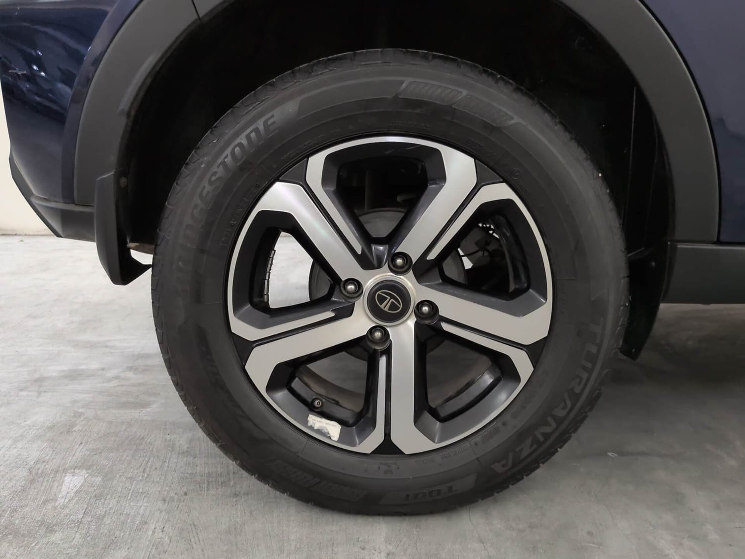Used 2023 Tata Nexon Creative Plus S 1.5 Revotorq Diesel 6MT DT Diesel Manual tyres RIGHT REAR TYRE RIM VIEW