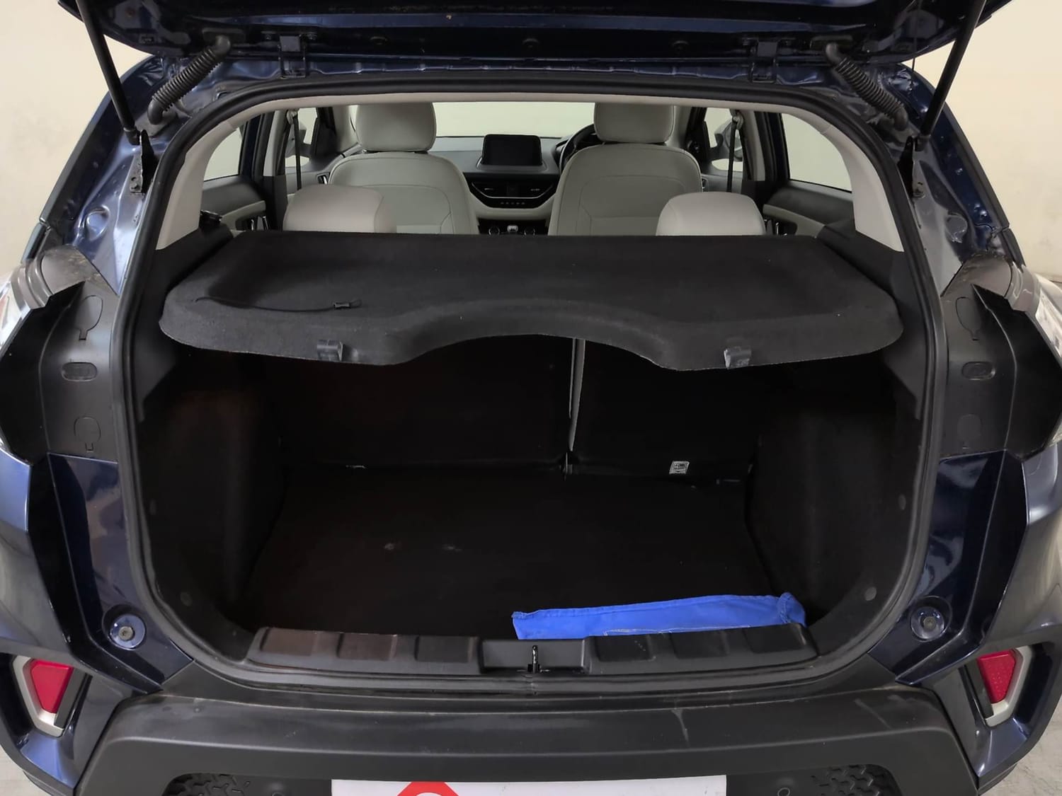 Used 2023 Tata Nexon Creative Plus S 1.5 Revotorq Diesel 6MT DT Diesel Manual interior DICKY INSIDE VIEW
