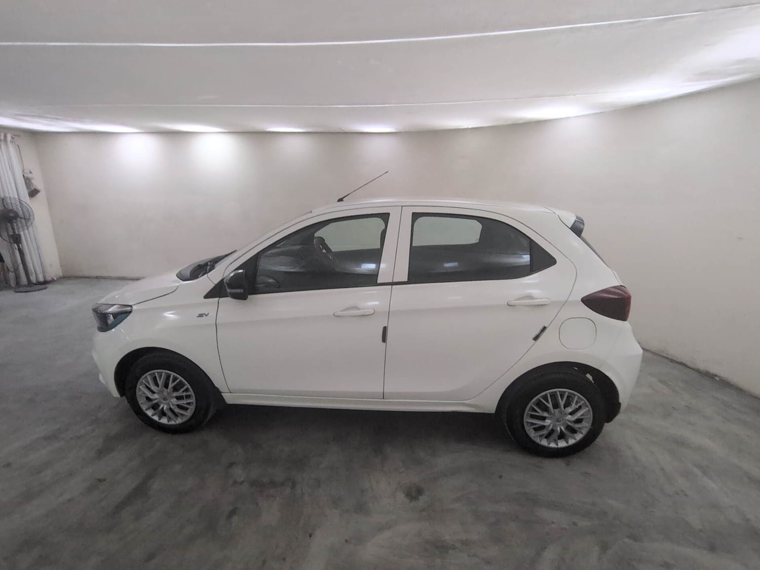 Used 2023 Tata Tiago EV XT Medium Range Electric Automatic exterior LEFT SIDE VIEW