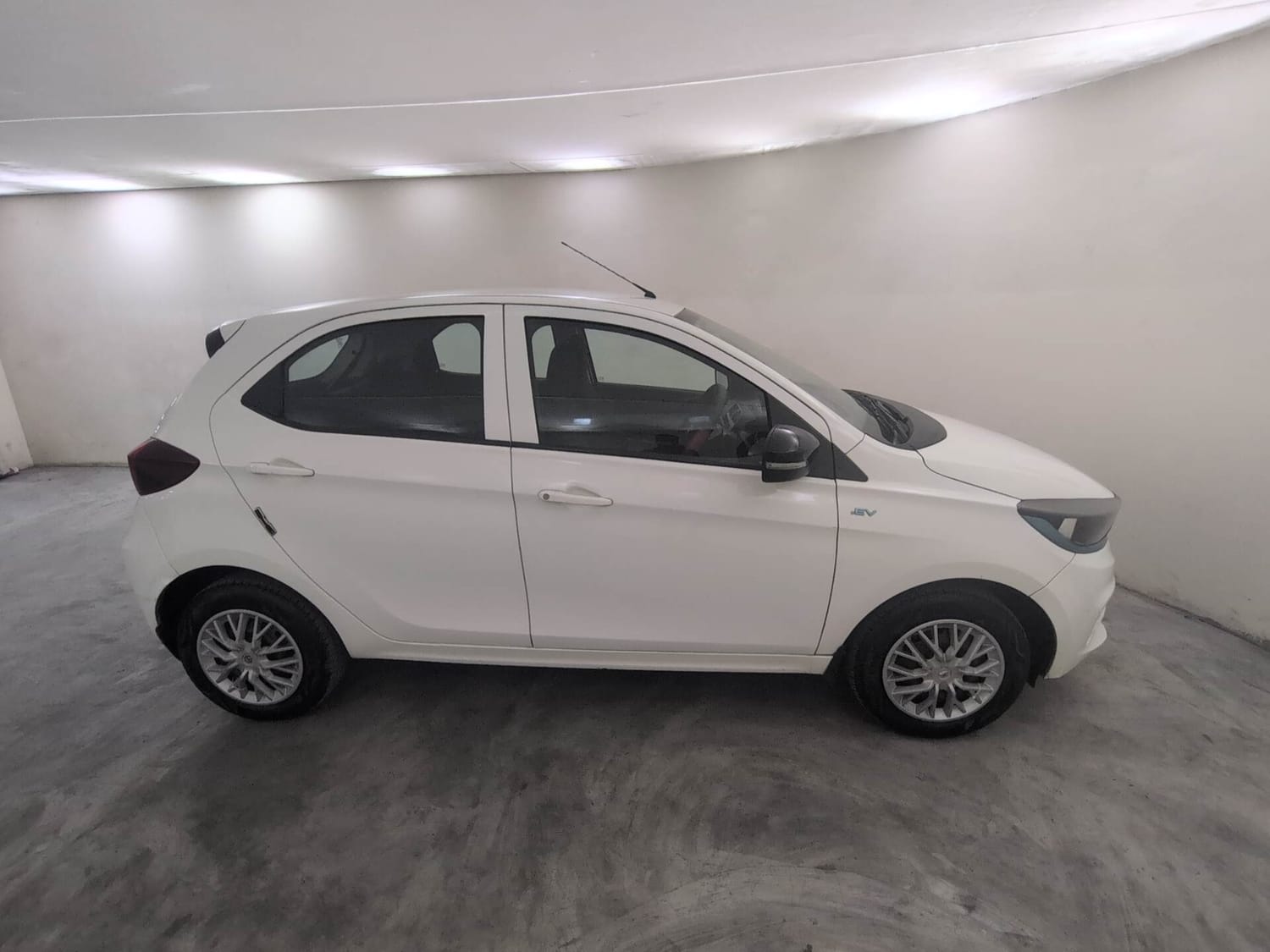 Used 2023 Tata Tiago EV XT Medium Range Electric Automatic exterior RIGHT SIDE VIEW
