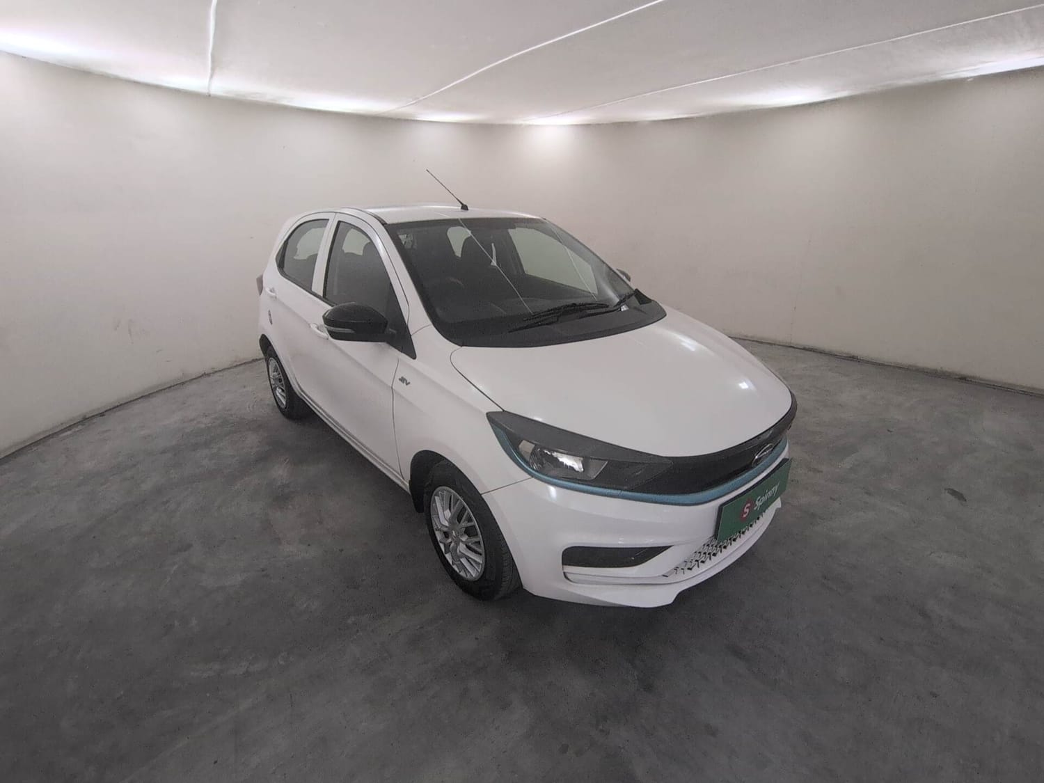 Used 2023 Tata Tiago EV XT Medium Range Electric Automatic exterior RIGHT FRONT CORNER VIEW