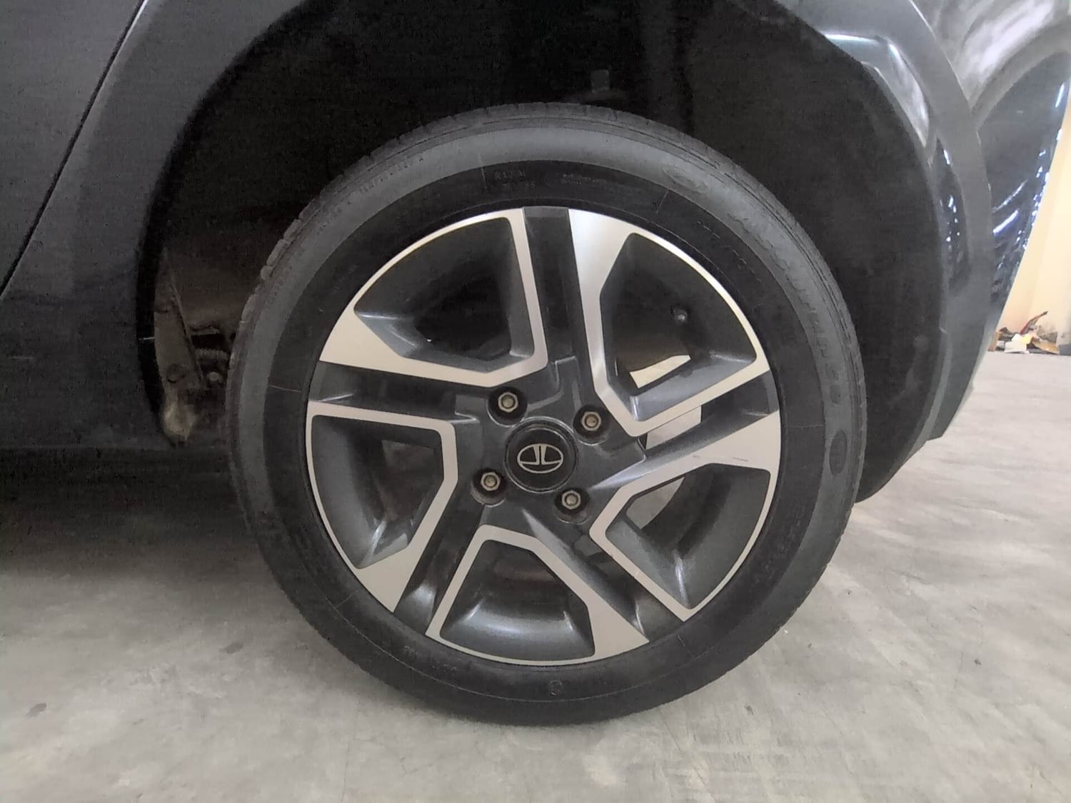 Used 2023 Tata Tiago XZA Plus Petrol Automatic tyres LEFT REAR TYRE RIM VIEW