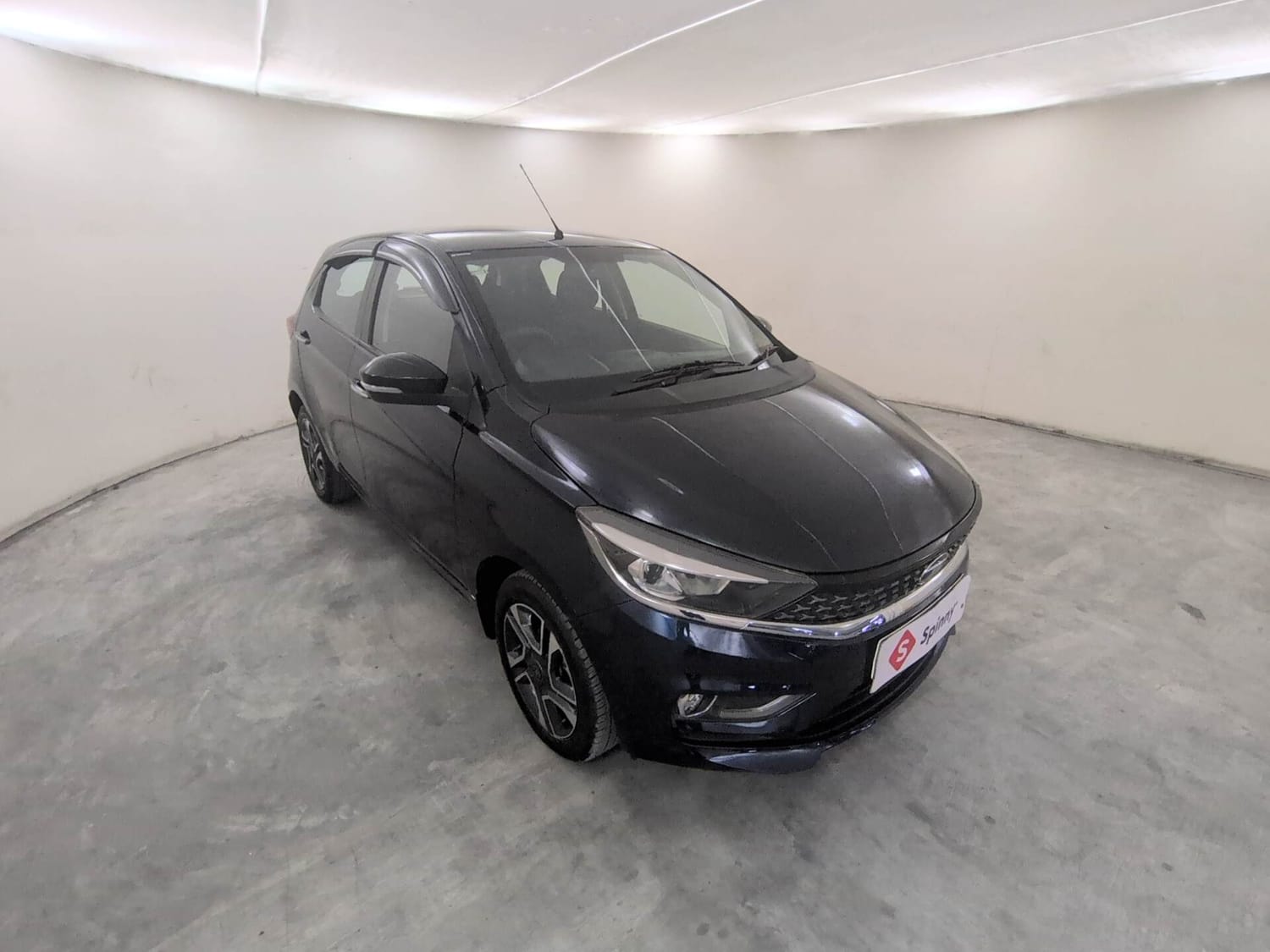 Used 2023 Tata Tiago XZA Plus Petrol Automatic exterior RIGHT FRONT CORNER VIEW