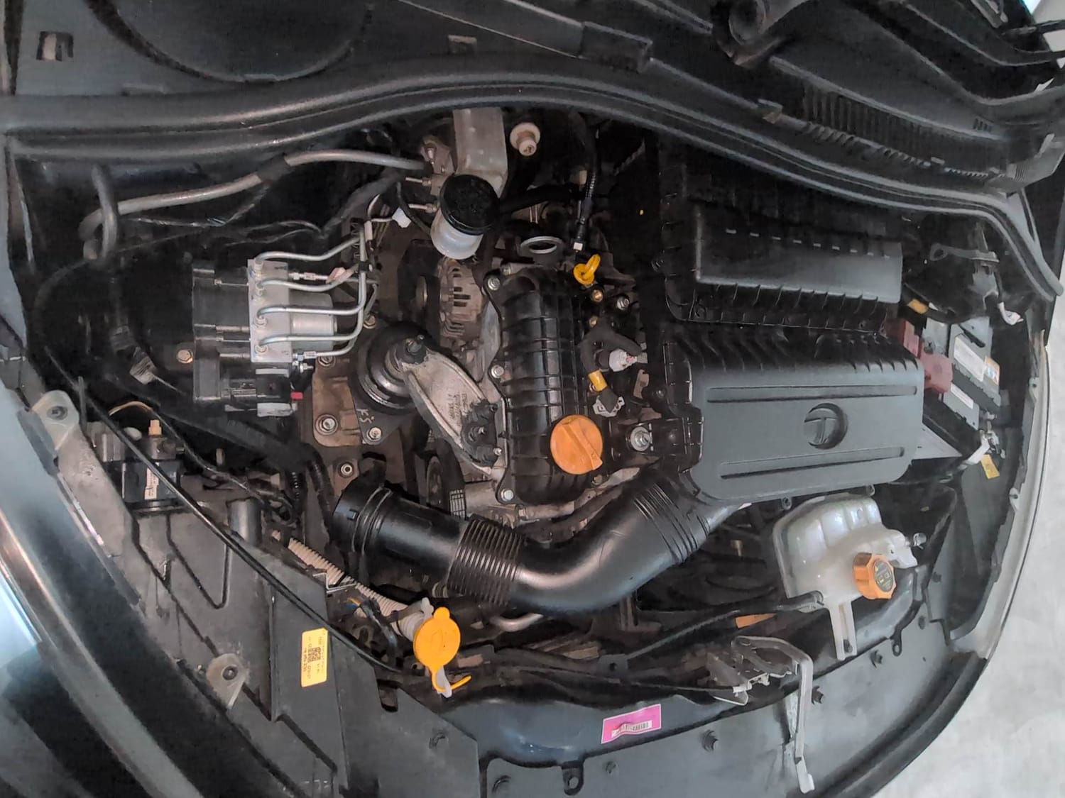 Used 2023 Tata Tiago XZA Plus Petrol Automatic engine ENGINE RIGHT SIDE VIEW