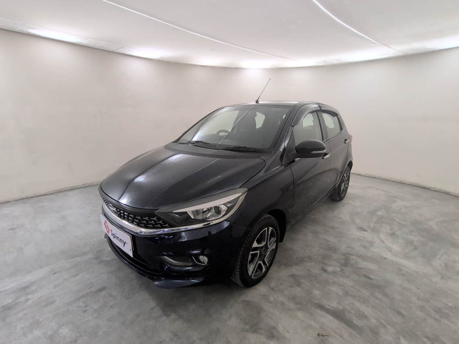 Used 2023 Tata Tiago XZA Plus Petrol Automatic exterior LEFT FRONT CORNER VIEW