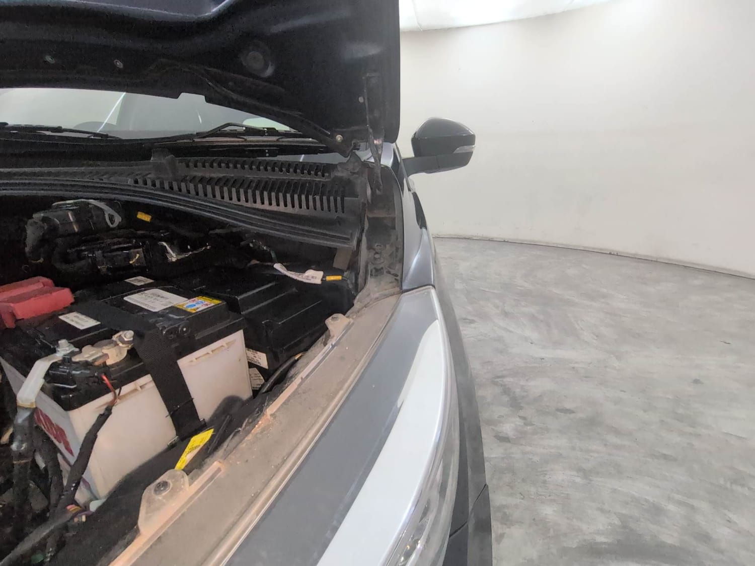 Used 2023 Tata Tiago XZA Plus Petrol Automatic engine ENGINE LEFT SIDE HINGE & APRON VIEW