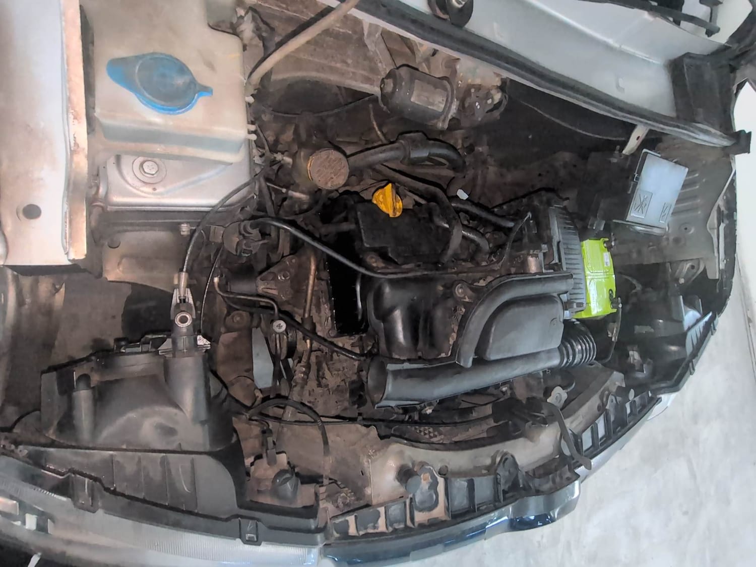 Used 2019 Renault Kwid RXT Opt Petrol Manual engine ENGINE RIGHT SIDE VIEW