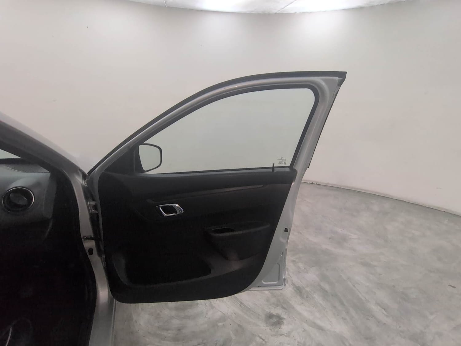 Used 2019 Renault Kwid RXT Opt Petrol Manual interior RIGHT FRONT DOOR OPEN VIEW