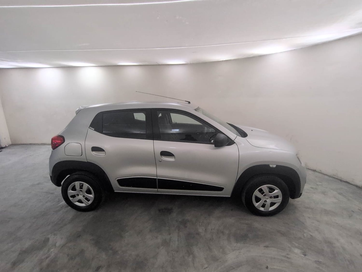 Used 2019 Renault Kwid RXT Opt Petrol Manual exterior RIGHT SIDE VIEW